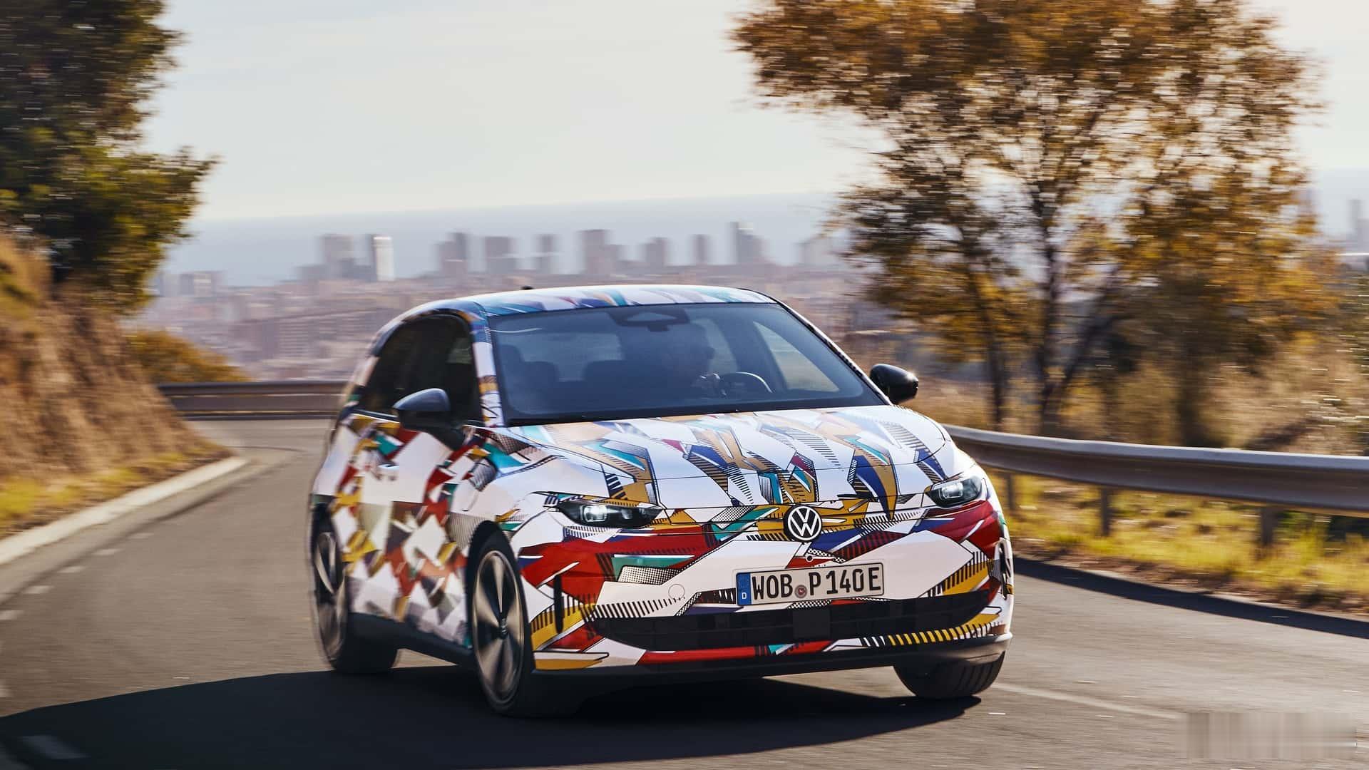 一波预告形式的大众ID.Polo官图，预计明年4月底先在欧洲上市，当地起价大概2