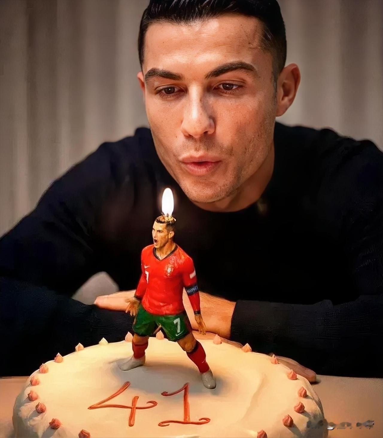 球王41岁生日快乐，这个生日C罗过得一点都不开心!

今天是C罗41岁的生日，但