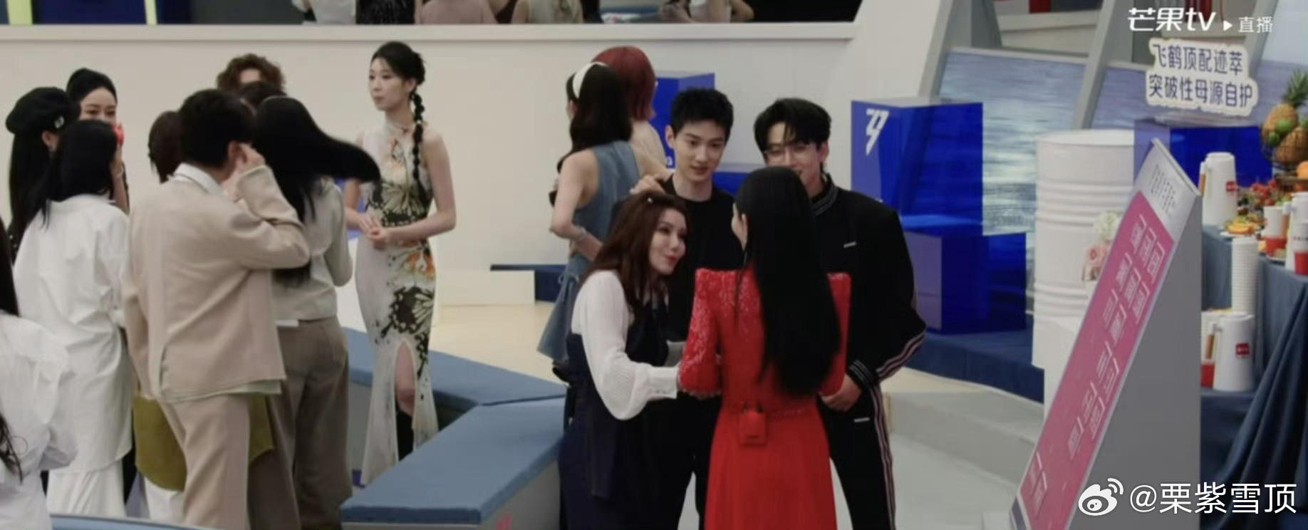 浪姐维妮娜曝谢楠当年主持暖心过往 浪姐7秒变维妮娜的追星现场了自爆和谢楠的往事，