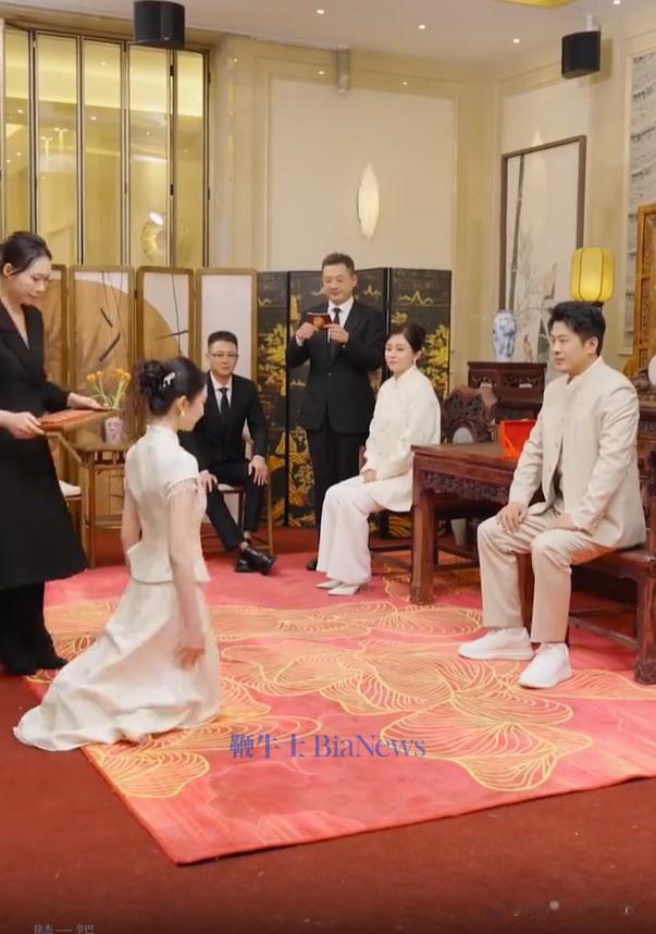 退网数月后，辛巴现身直播间高调收徒！