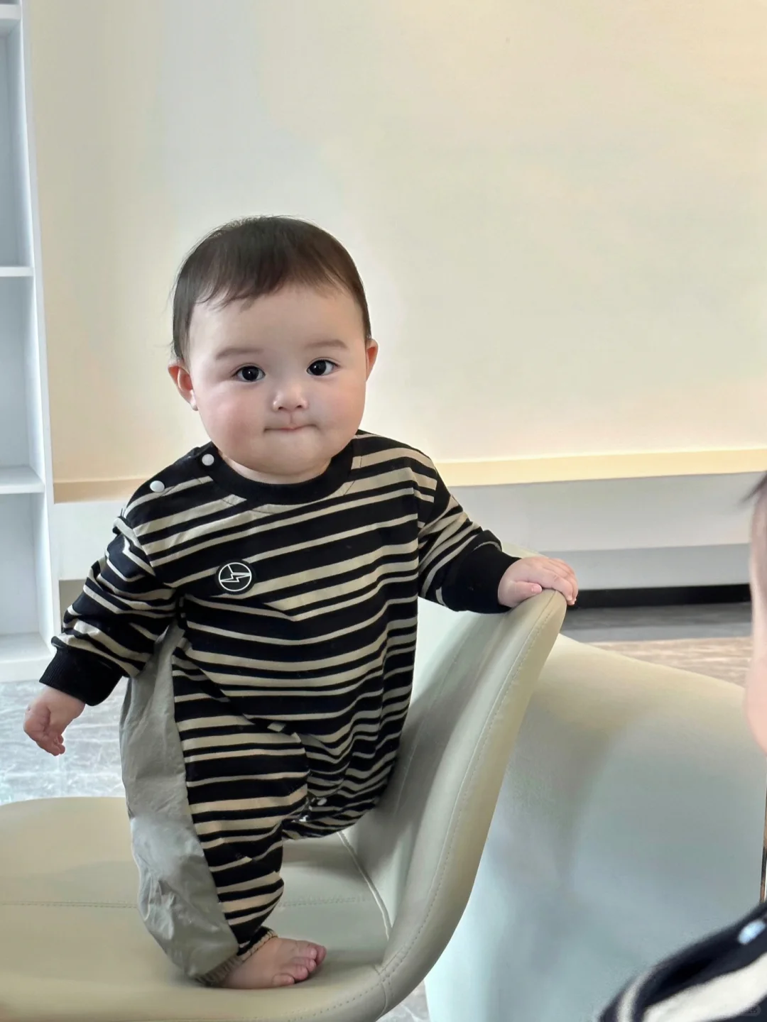 好喜欢我的胖宝宝，你像一个小手办～