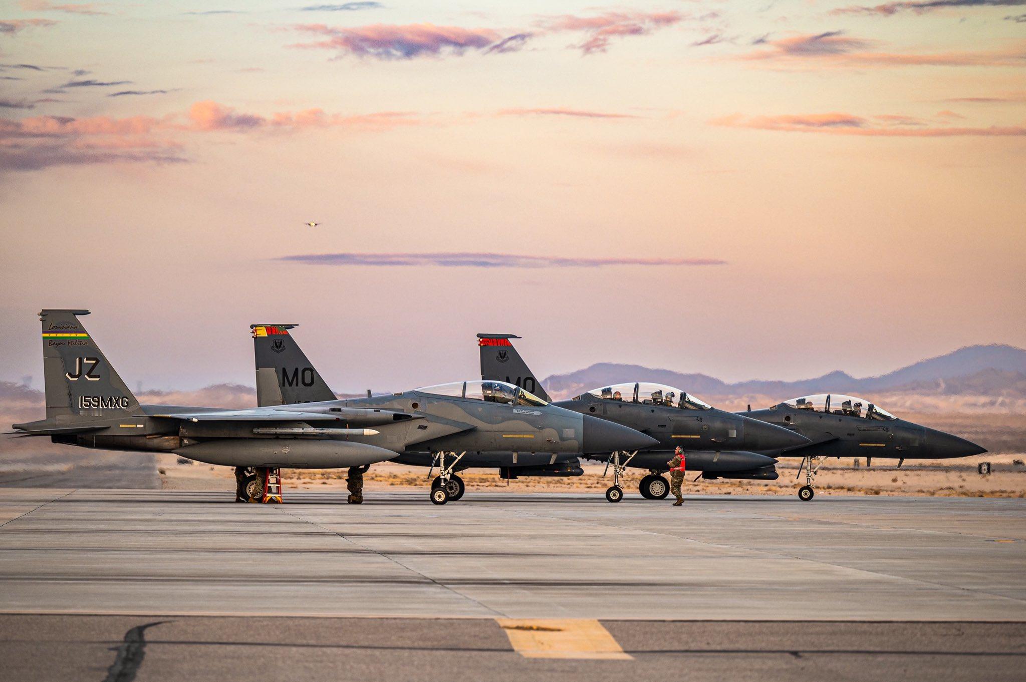 内利斯基地F-15C与F-15E同框 ​​​