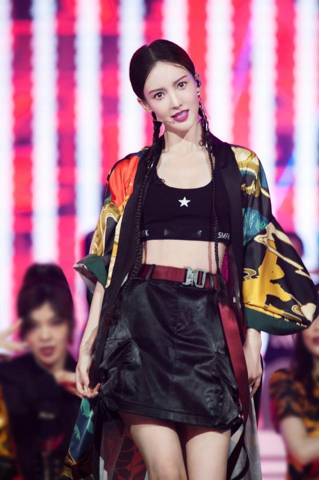 戏子真的无德吗？
闫学晶哭穷。
张雨绮事件。
金晨逃逸。
……
这些大红大紫的明