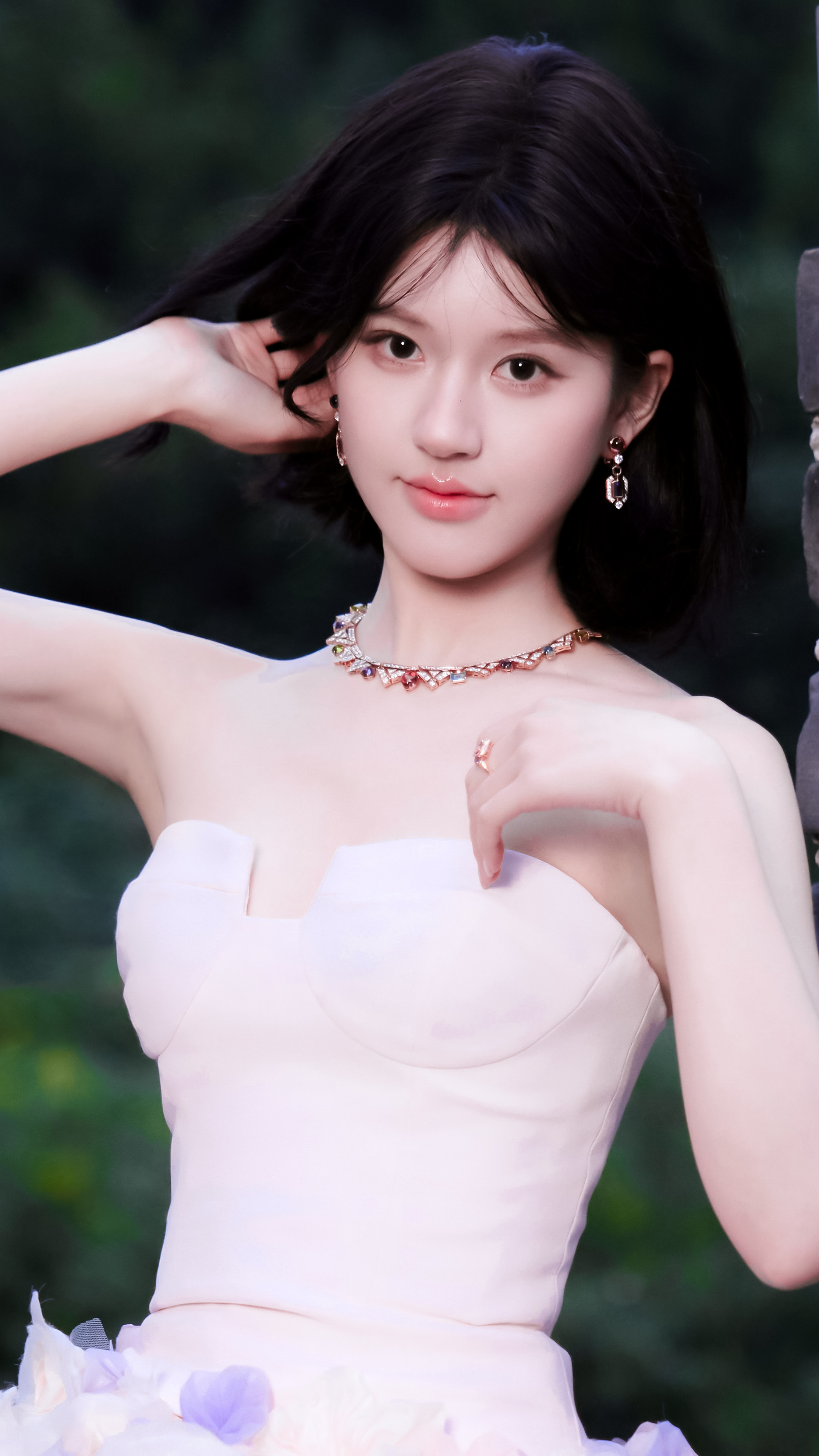枪与玫瑰随时为公主待命 🌸🦚/赵露思#赵露思粉孔雀# ​​​