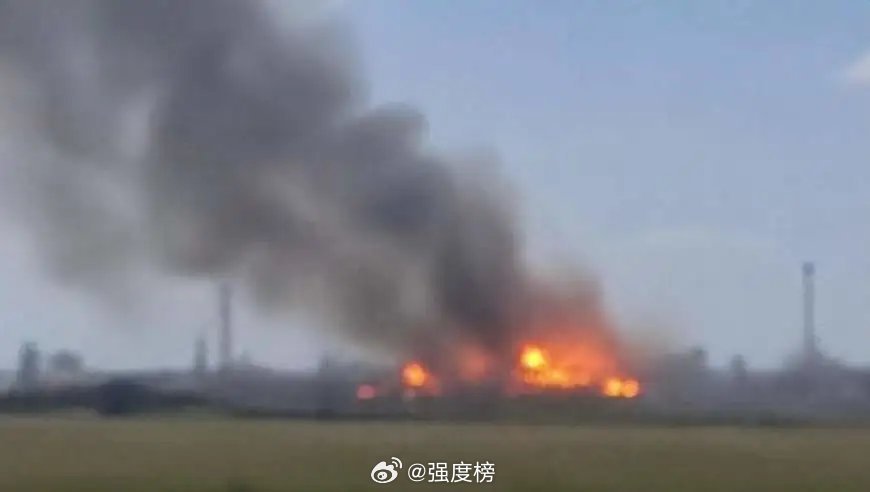 对等报复全面打响，俄军白昼大规模空袭乌能源设施，全境炼油储油设施浓烟四起网页链接