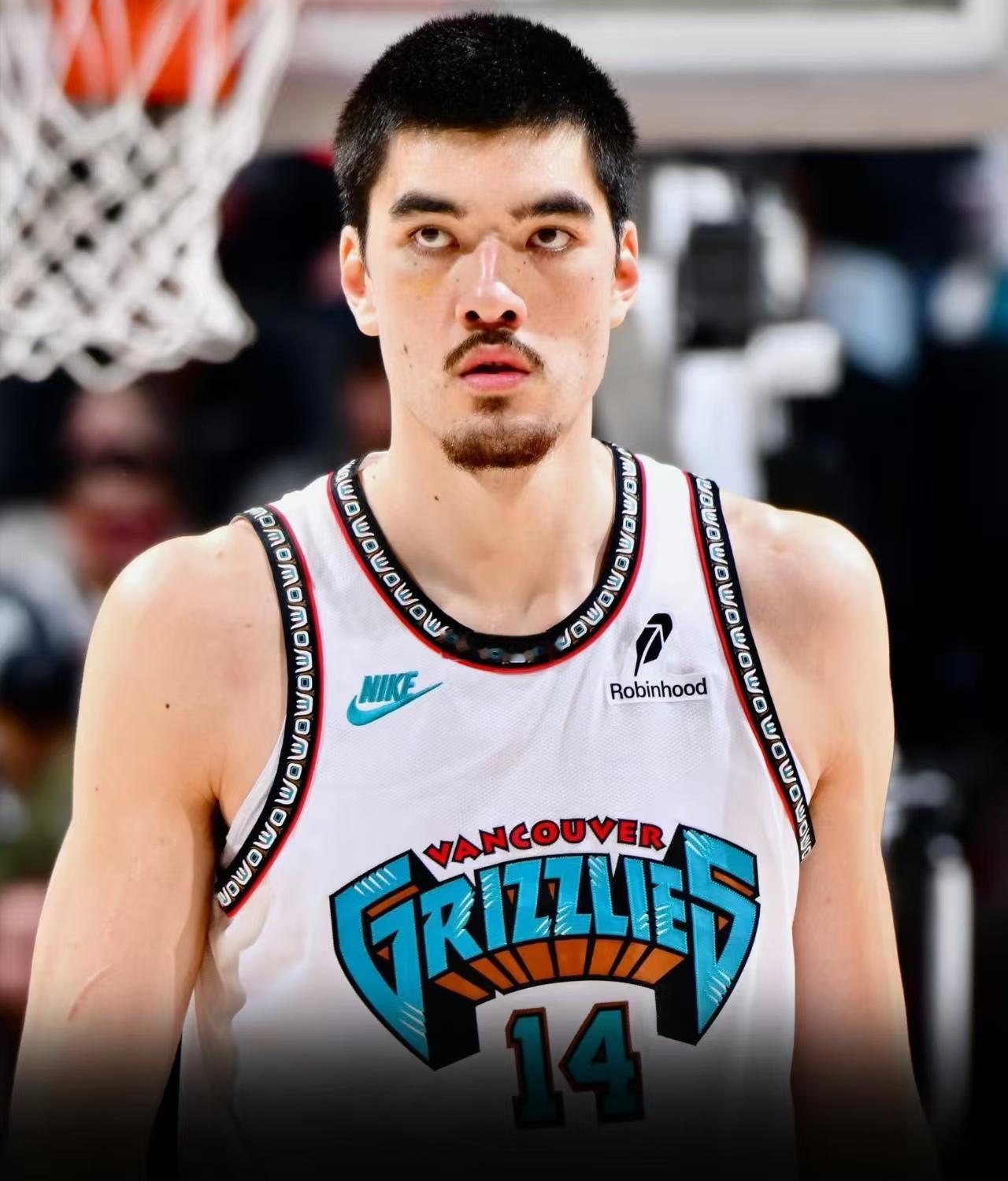 正负值+39，肆虐鹈鹕禁区，原来你才是灰熊建队核心。
灰熊与鹈鹕菜鸡互啄，但是比