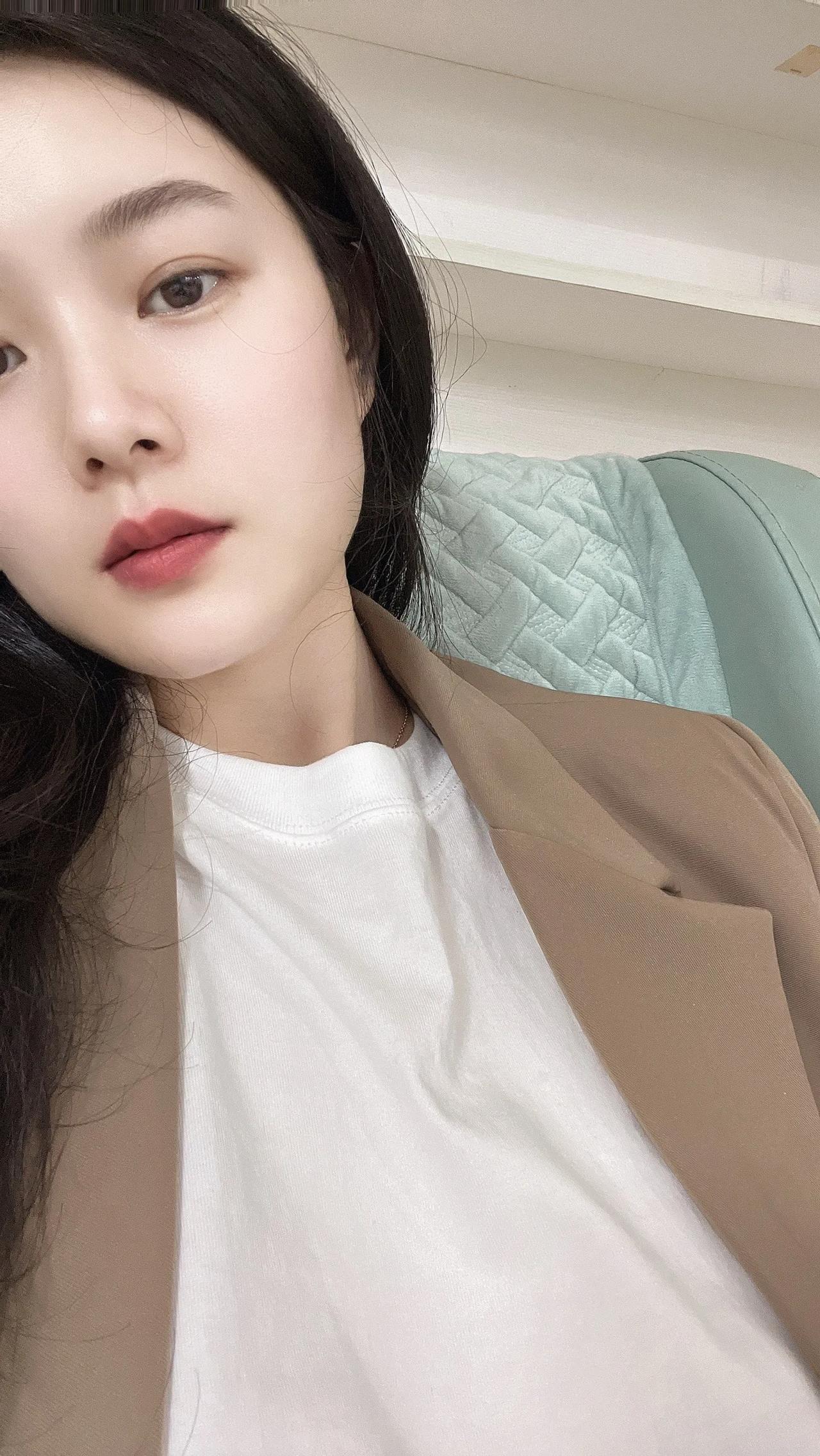 #女人的颜值重要还是穿搭重要#