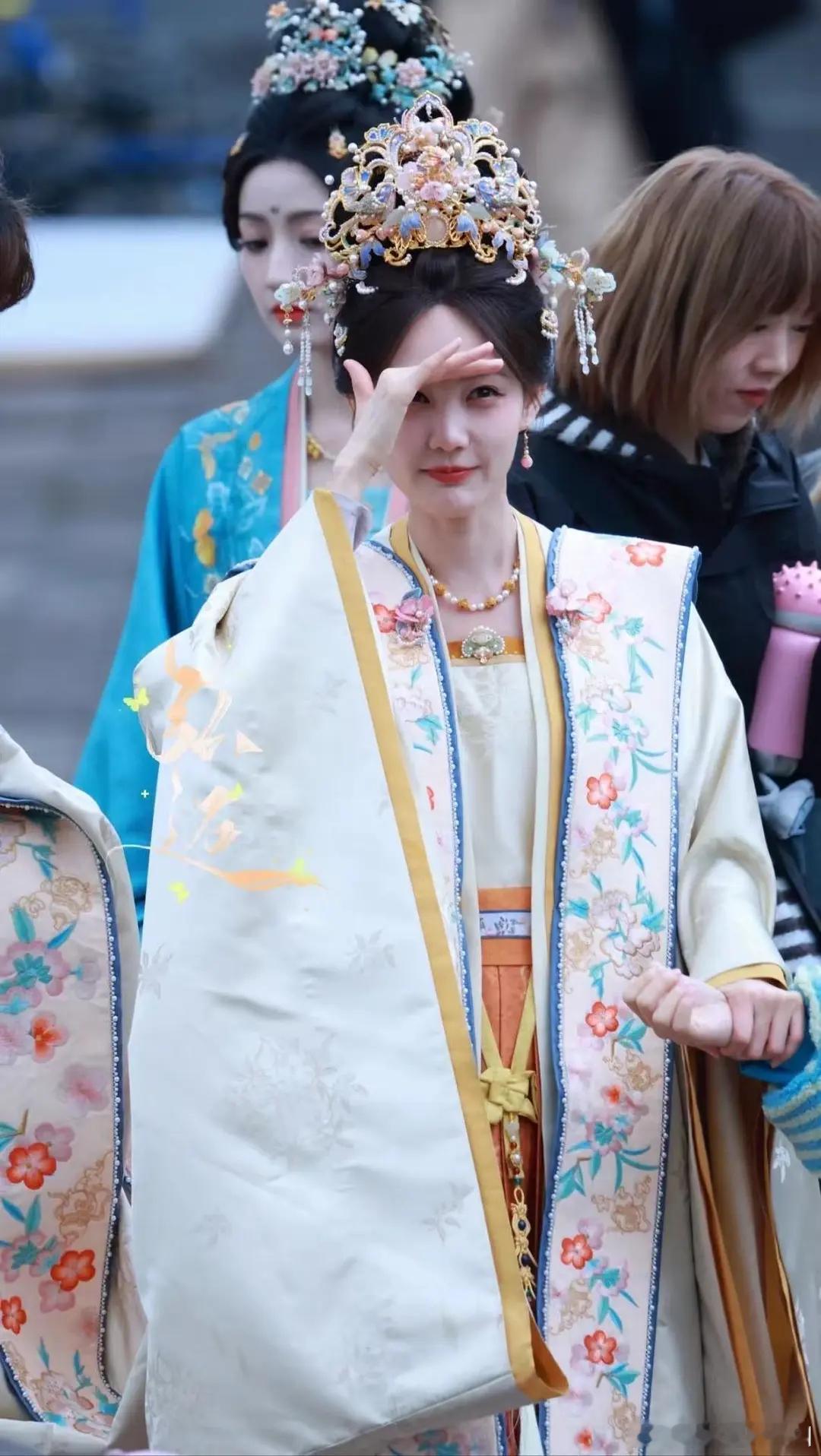 李一桐金枝今日路透生图 