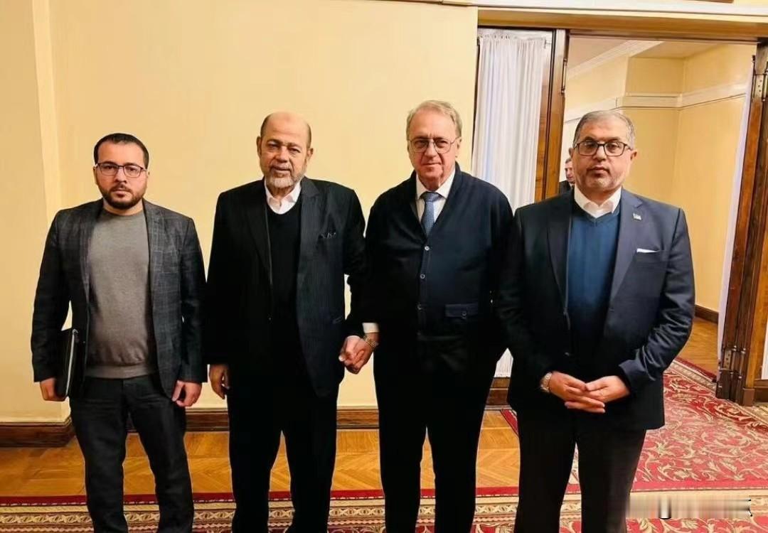 哈马斯不放的俄罗斯人，基本都是双国籍的。在莫斯科与俄罗斯副外长波格丹诺夫会面时，