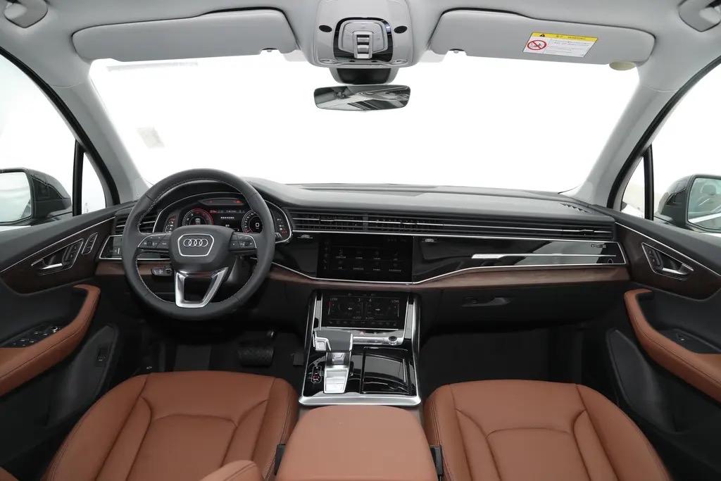 奥迪A 6L你会选四零还是选四五？答案肯定是选四零啊，因为四零的性价比更高。