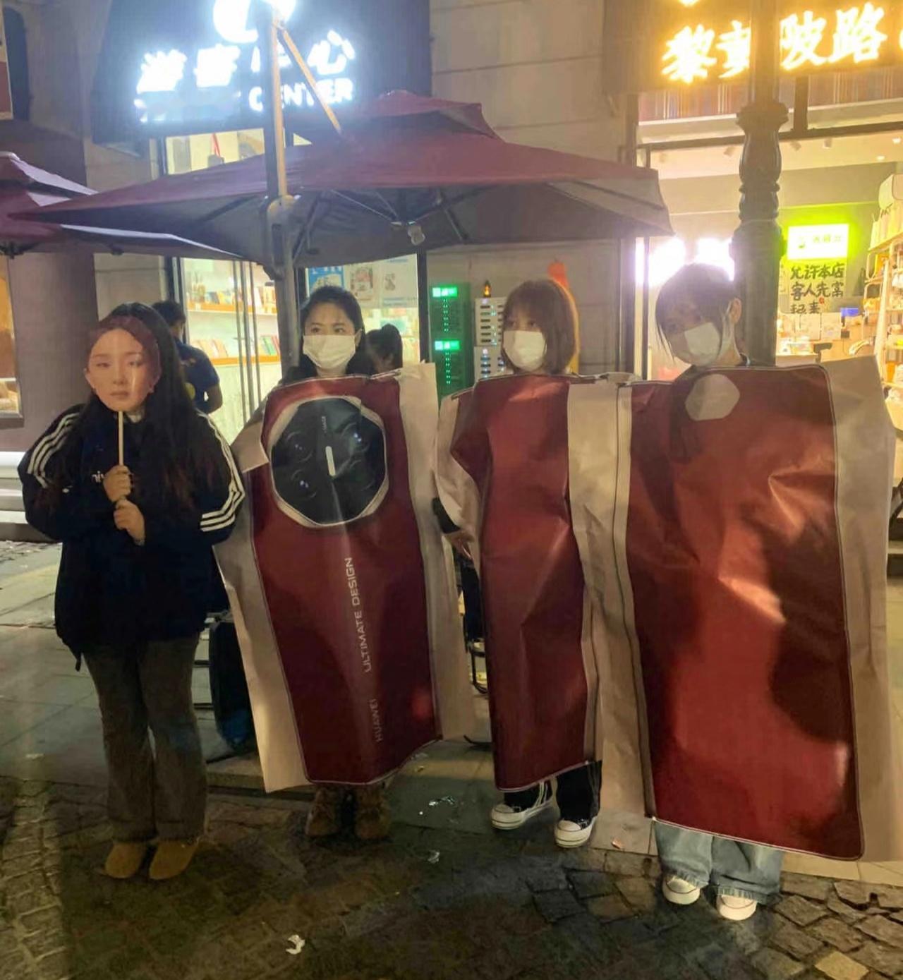 万圣节cos，哈哈哈杨幂又显眼了，折叠梗，真是啥都火的体质[赞] ​​​