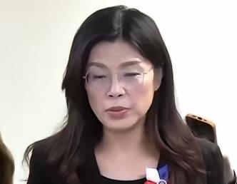 台湾必须统一！
这句话说得再实在不过了。
最近国民党这个新主席上台，一开始大家还