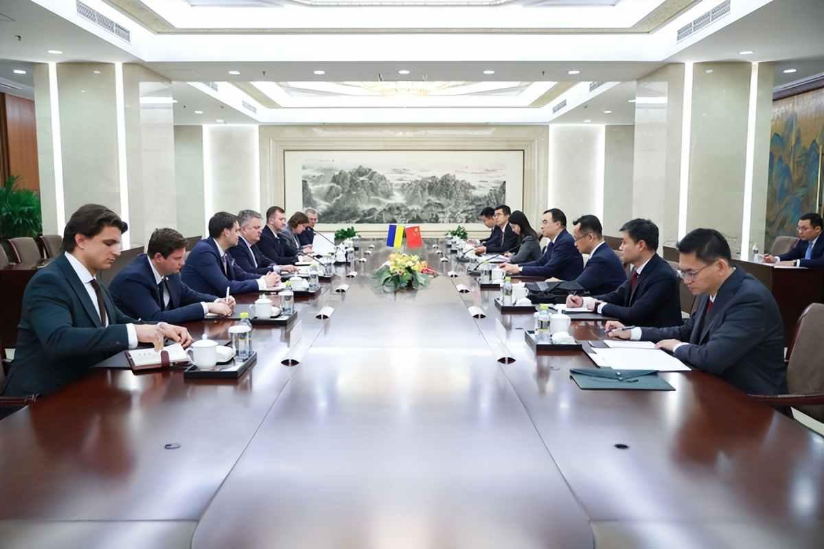 中乌刚聊完，俄军就被迫退守，最担心一幕发生，普京准备提供保障
中乌那场外交磋商刚