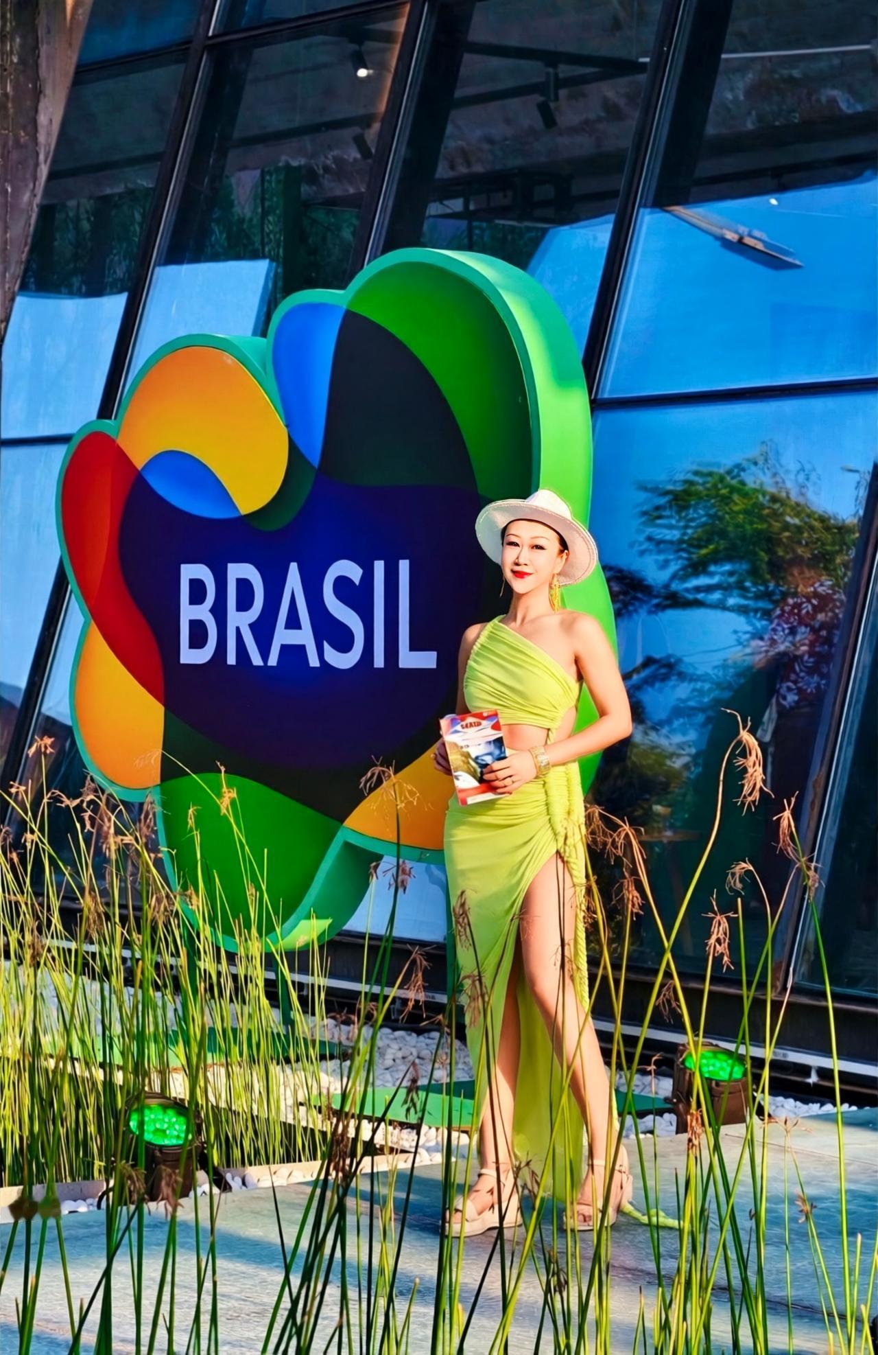 在北京798🇧🇷邂逅一场“亚马逊雨林漂流”
原来不用飞两万公里，就能撞进巴西