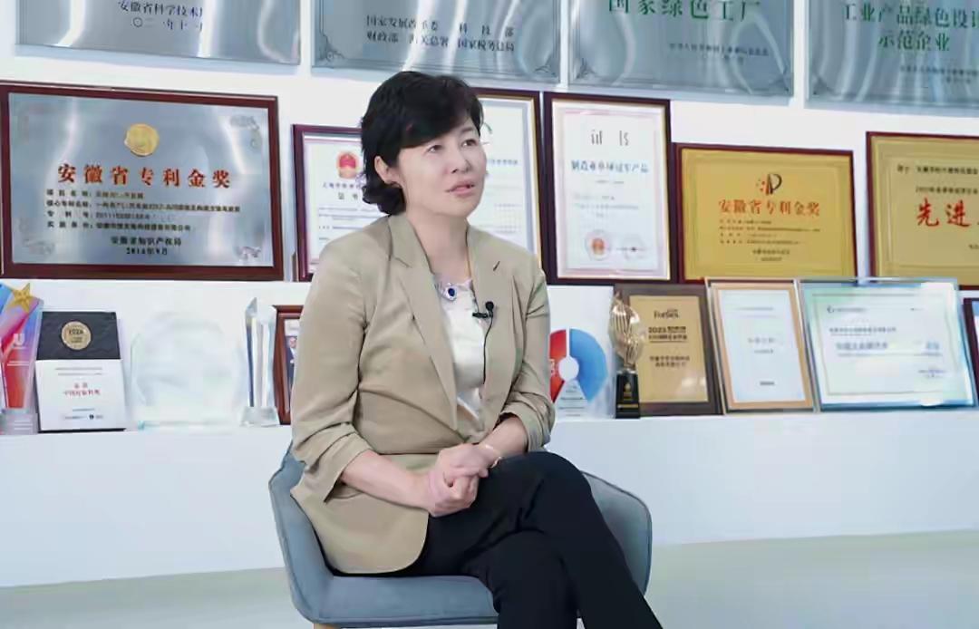 一夜崩盘！62岁上市公司女实控人突遭刑拘，港股上市梦碎、股价20cm跌停
 
昔