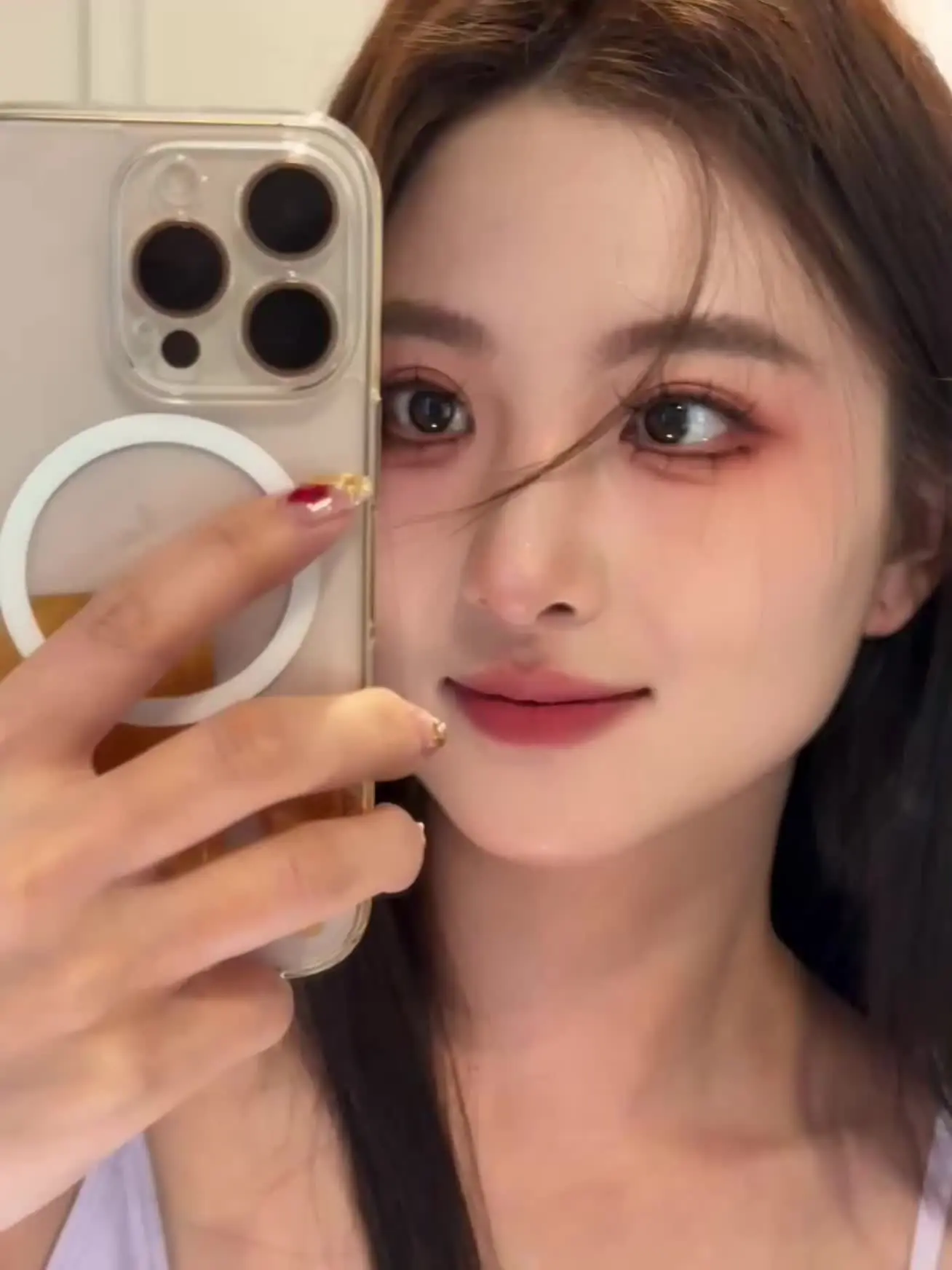 伍尔夫说过一句话，女孩子努力赚钱的意义，除了给家人更好的生活，还要有拒...