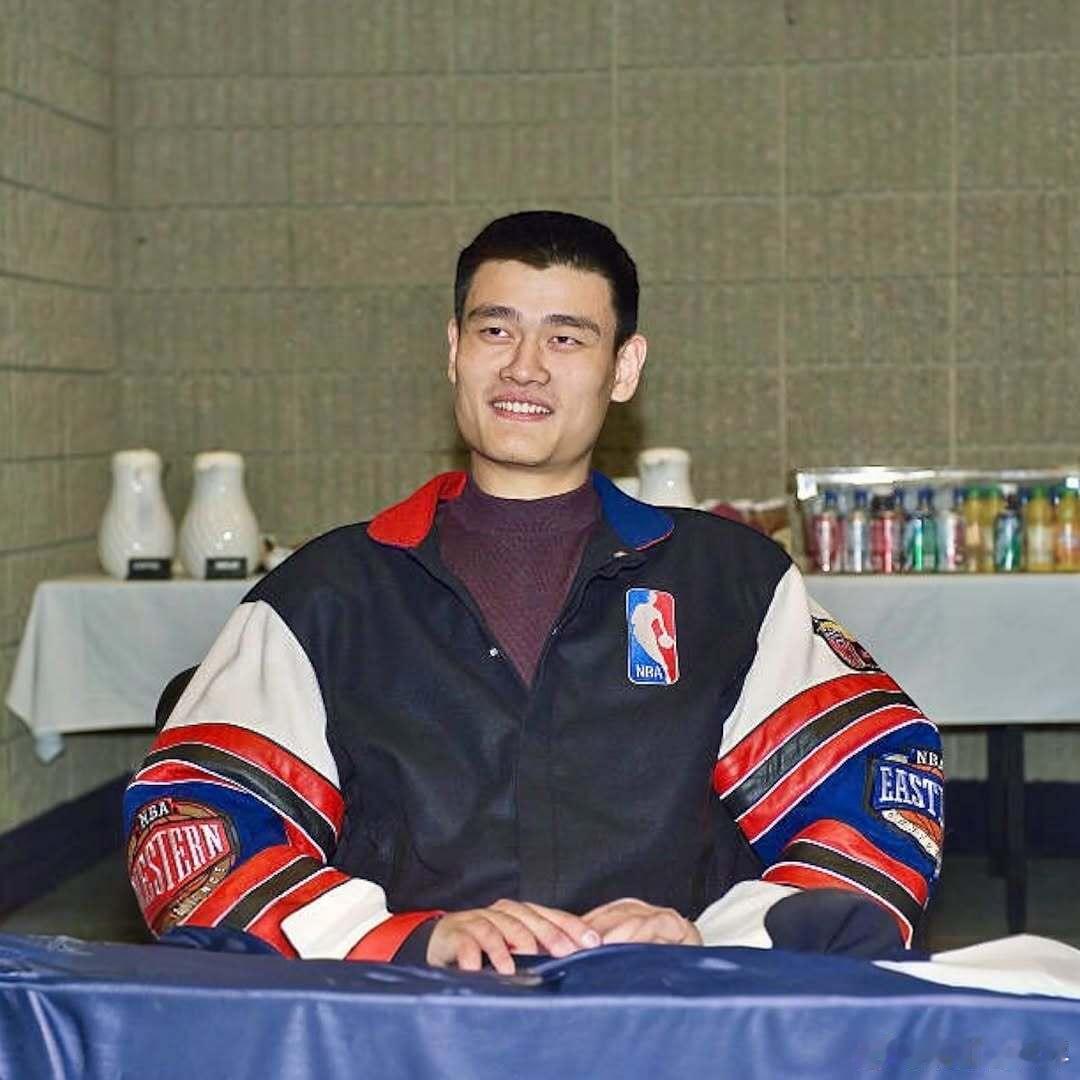 2003年 姚明Yao Ming Wearing Rare jeffhamilt