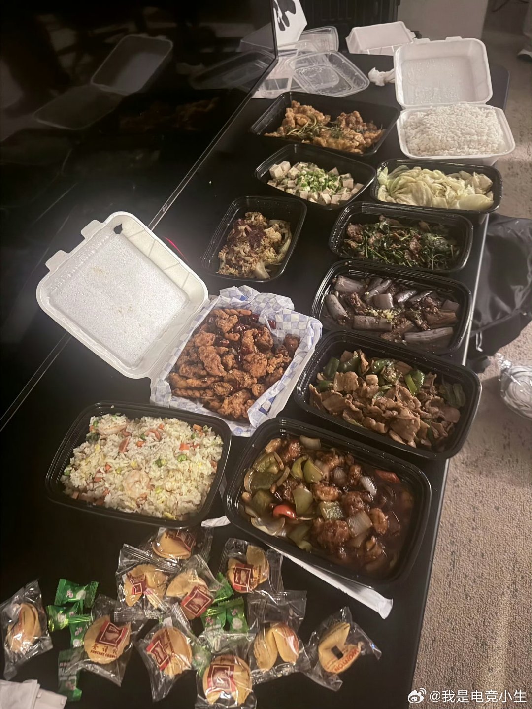 IG落地美国第一餐！一句话，千万别吃牛肉面就行！IG到美国的第一餐kc打野谈s1