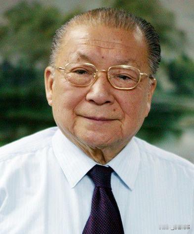 2020 年，96 岁的医学大家罗慰慈得知学生要探访，提前一天走遍住处附近所有饭