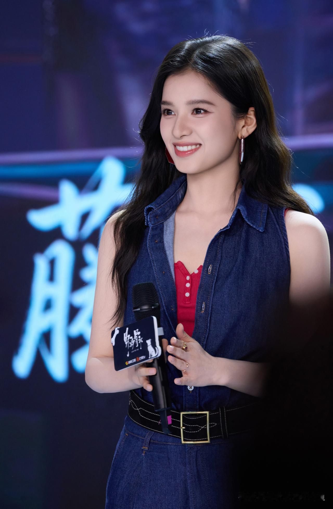 张婧仪分享图片