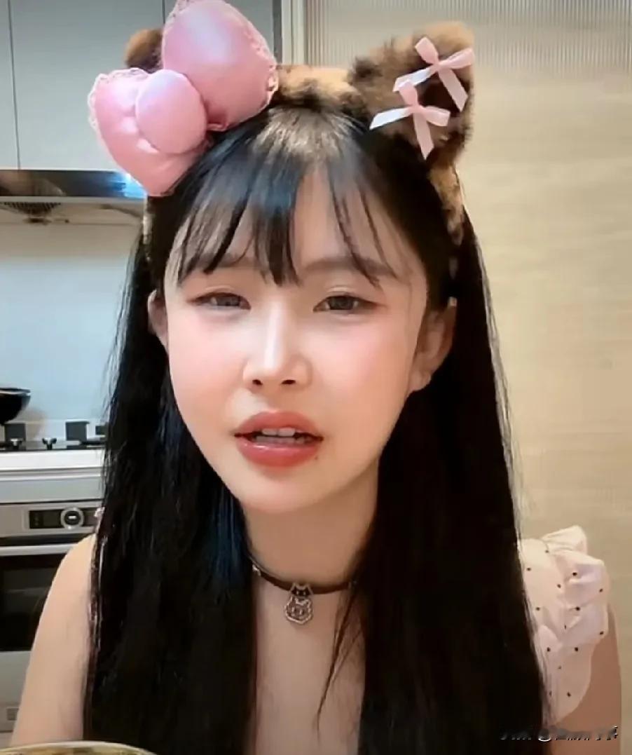 猫妹妹讲诉之所以一直这样平安无事，是因为加入了辛选后辛巴就开始帮助交税！

  