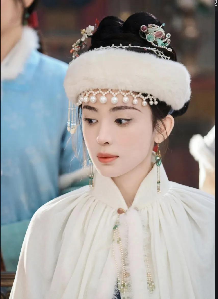 都说逍遥扑了，玉茗茶骨爆了。
我两部都看了，两部剧刚好都是侯明昊演的男主，那就论