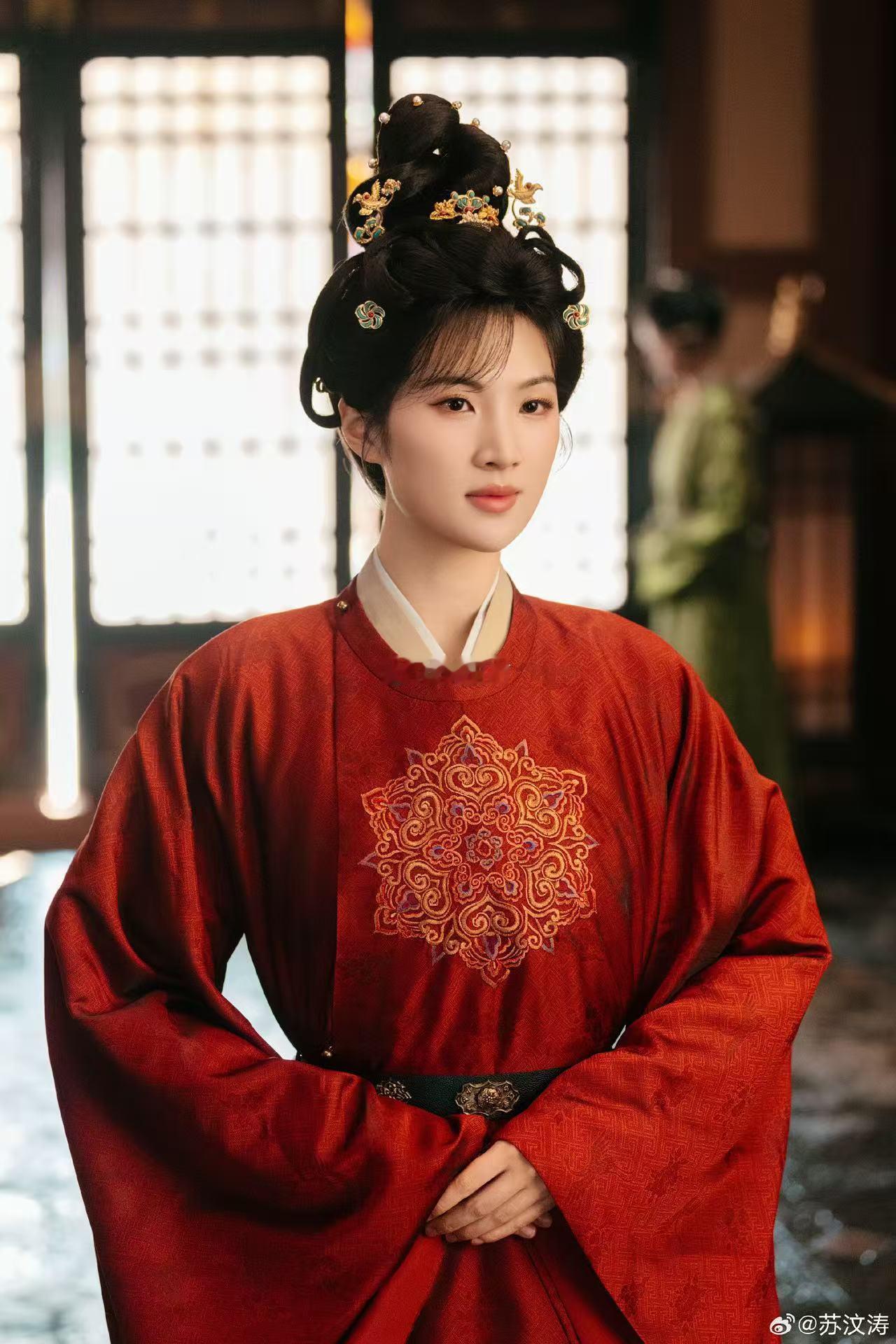 姚安娜古装 姚安娜《唐宫奇案》古装造型惊喜亮相！首次挑战古装就驾驭得不错，饰演的