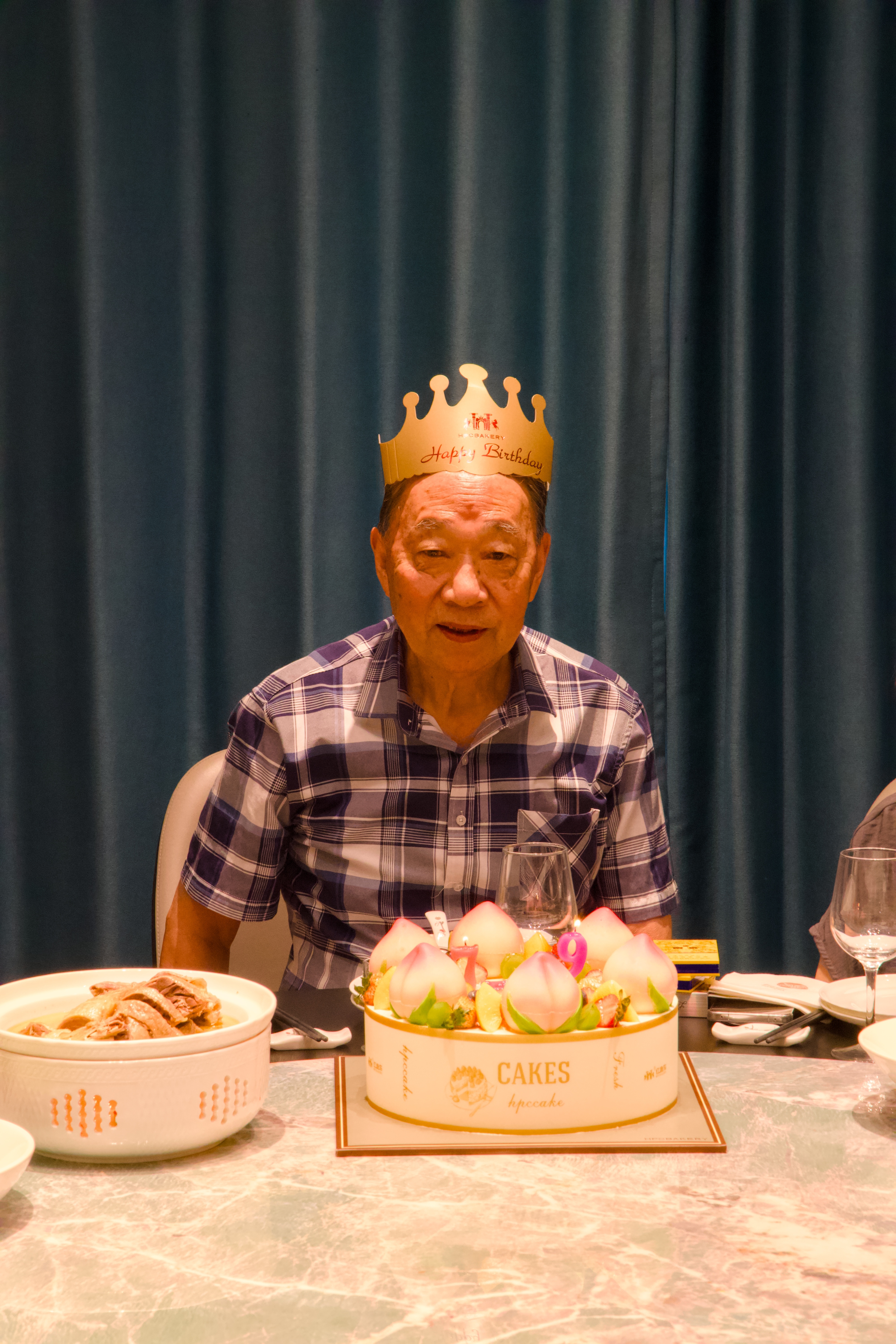 中午吃蛋糕🎂吃面🍜 