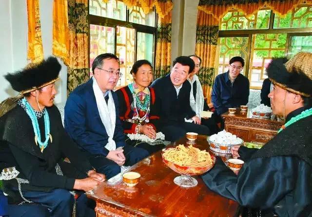 27岁时，副厅级，29岁时，正厅级，34岁时，副部级，43岁时，正部级，45岁时