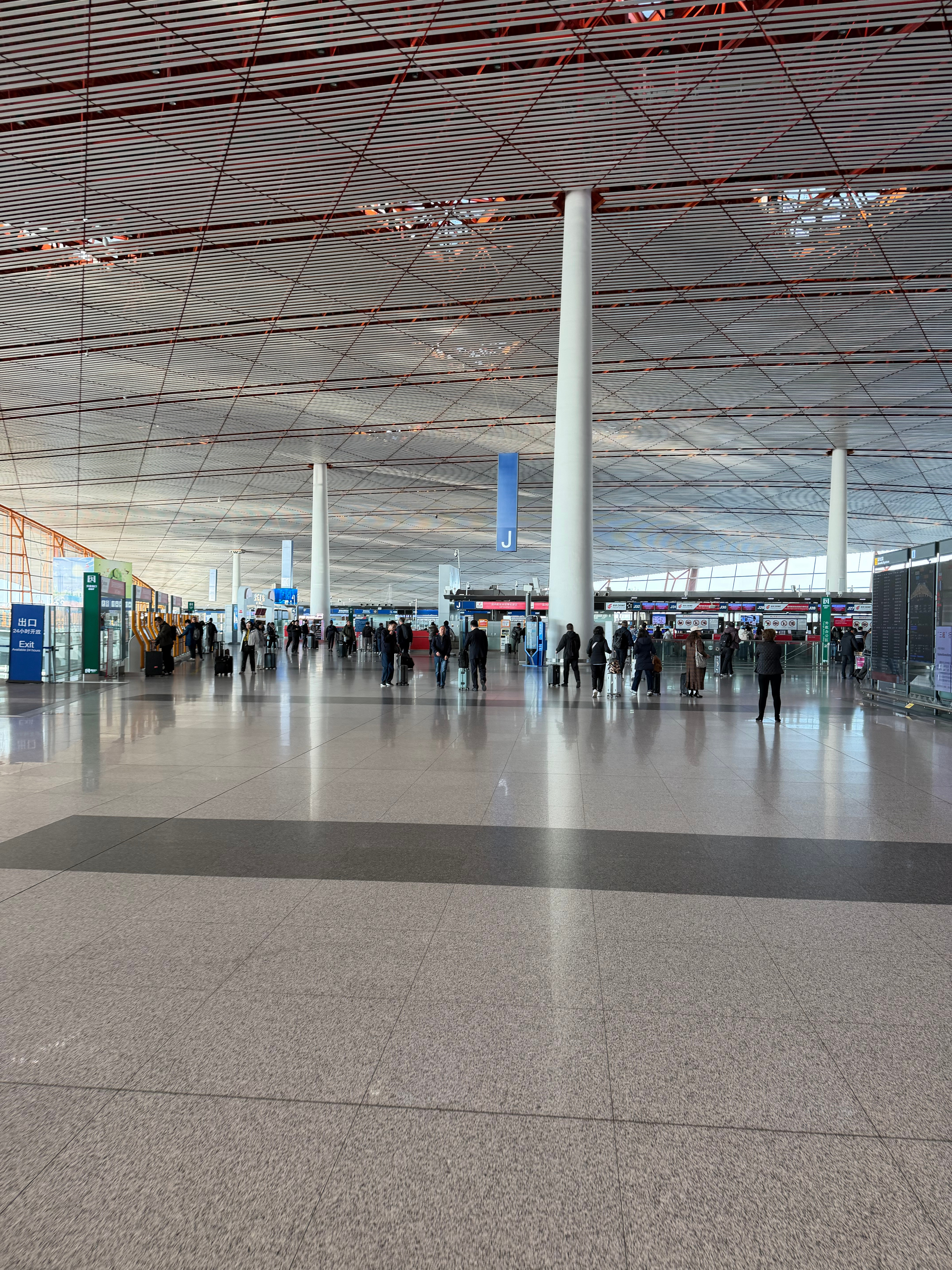 早！已经到机场了看看 11 月的行程如果想出差我觉得我能后半个月都不在家[泪奔]