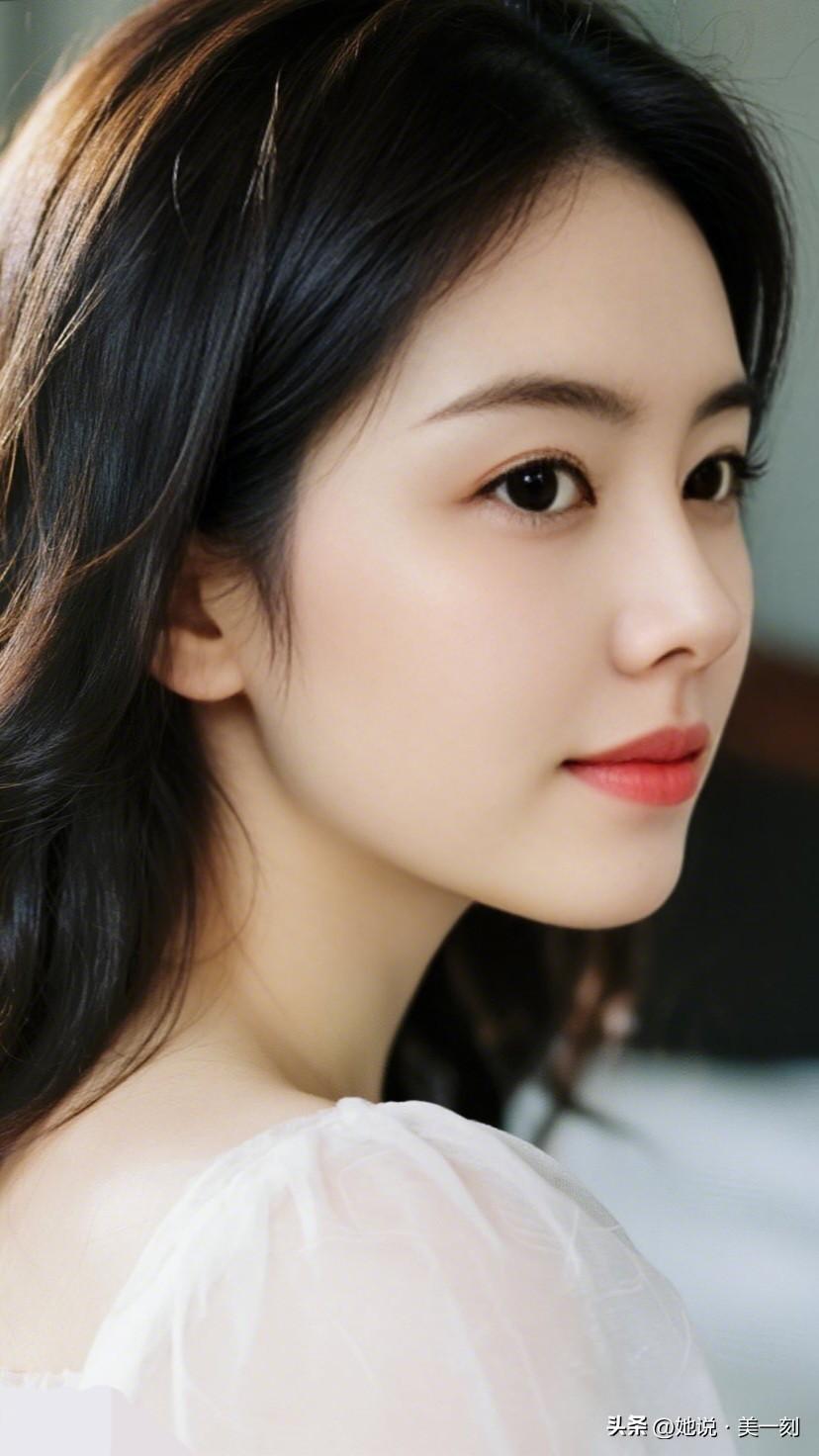 温柔甜美的侧颜，少女心满满！什么是真正的女性美?