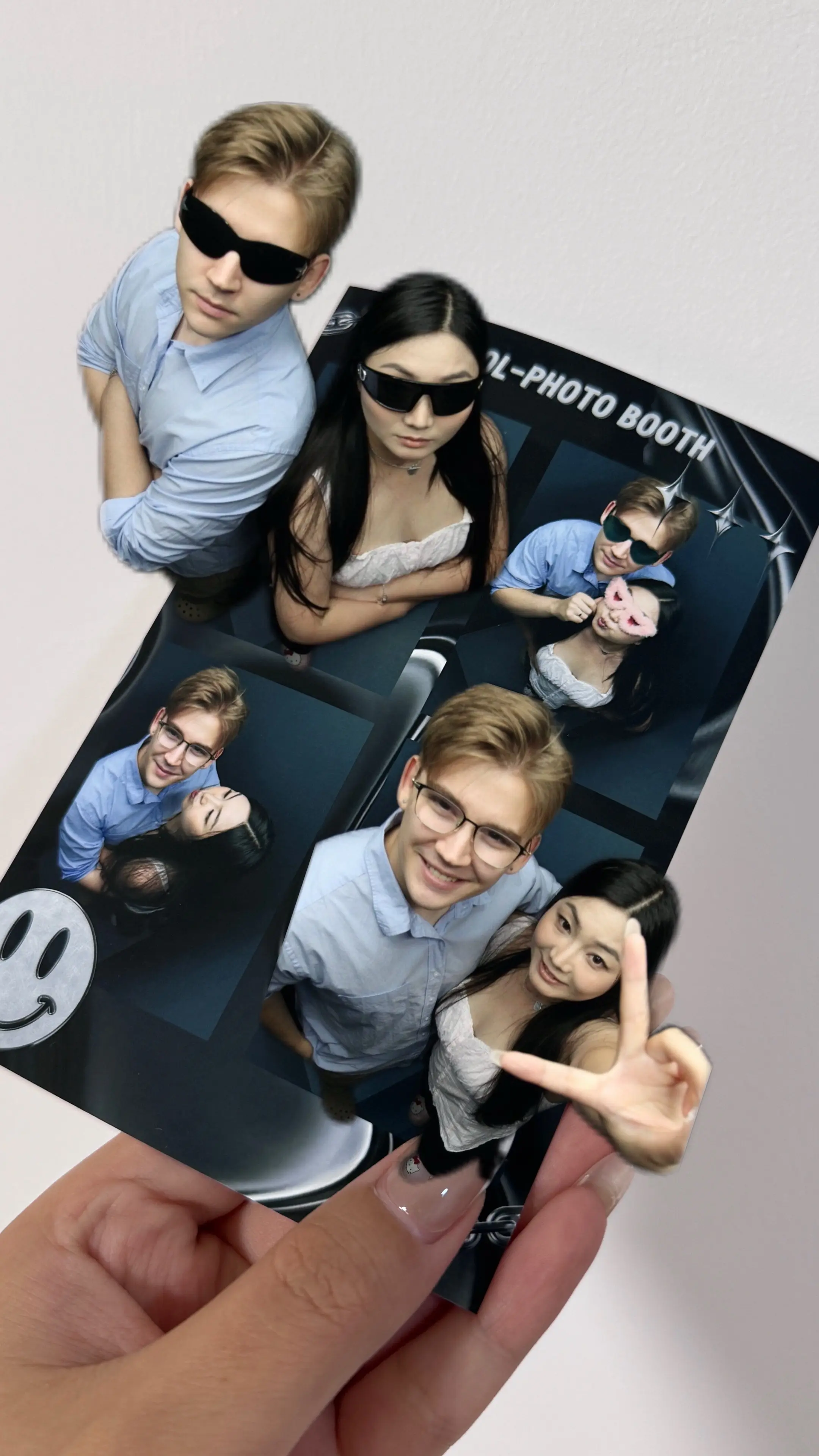 扣1我俩从屏幕里出来 这个立体版人生四格有点太酷了吧😎