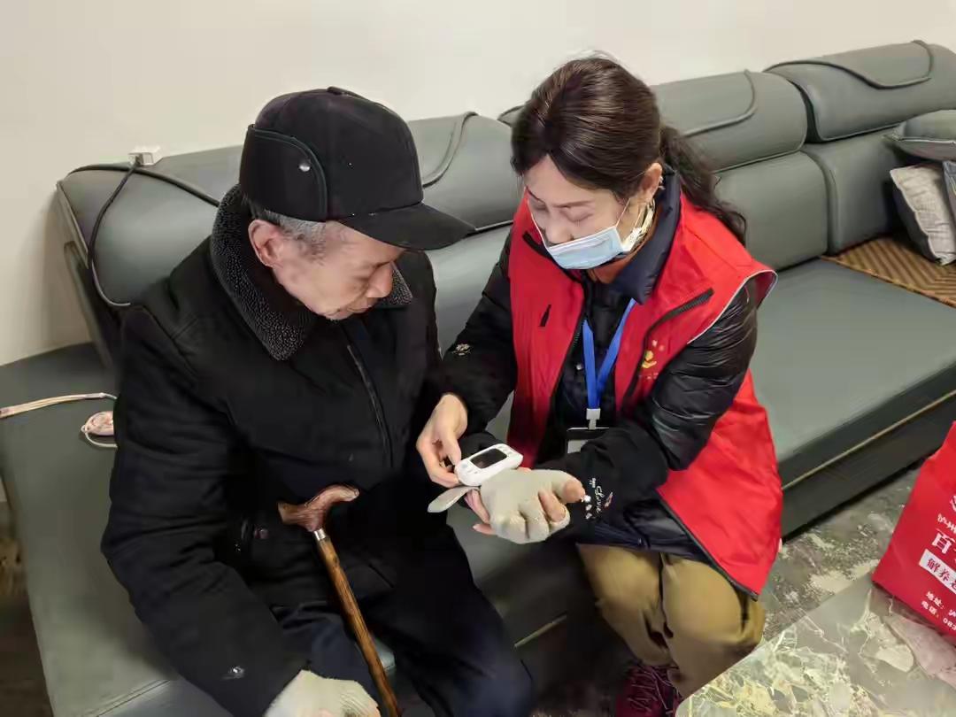 泸州“喘息服务”——破解家庭困局的温暖救赎，让每个失能家庭都能呼吸自由

在这个