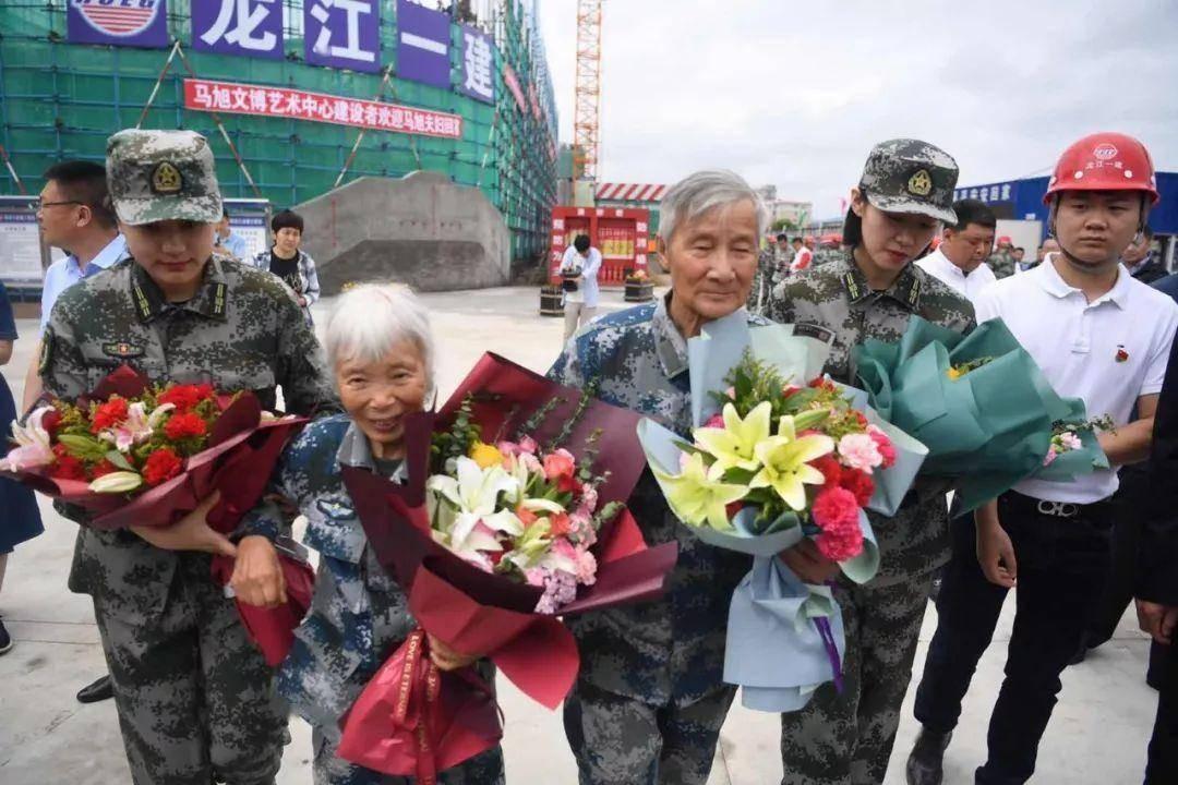 中国首位女空降兵马旭，晚年居住在一套破旧的平房里，然而令人敬佩的是，她将自己积攒