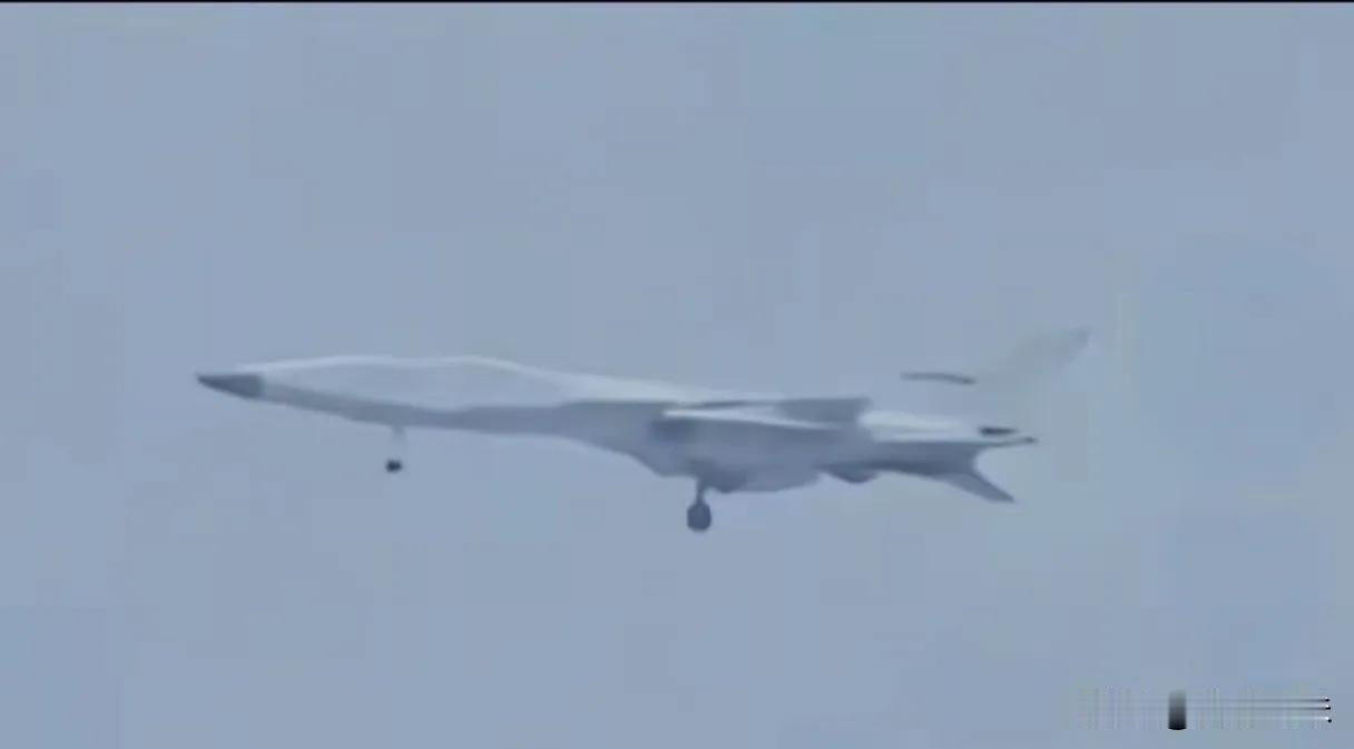 歼-8（八爷）爆改无人机，核心意义是：用退役老机，打造出一款低成本、高空高速、多