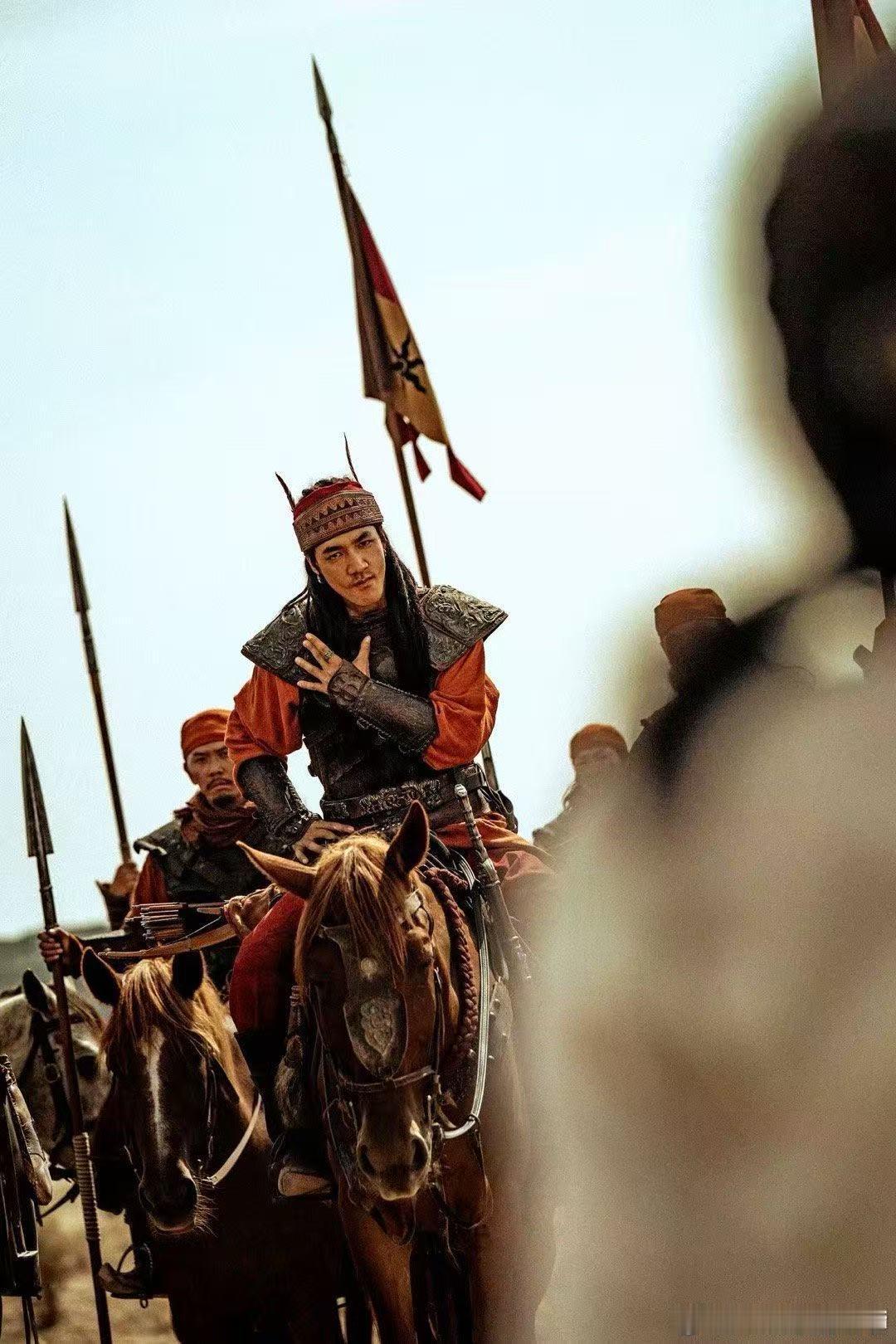 此沙被夸害羞了 听到大家齐声夸帅，此沙害羞到手足无措。明明在戏里那么飒的镖师，戏