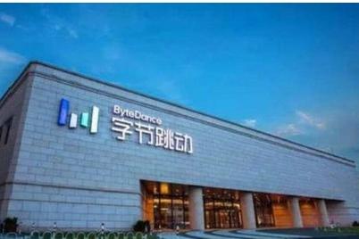 你敢信？一个标题能扣70信用分，顶断更半年的损失。

"今日头条"新规一出，就炸