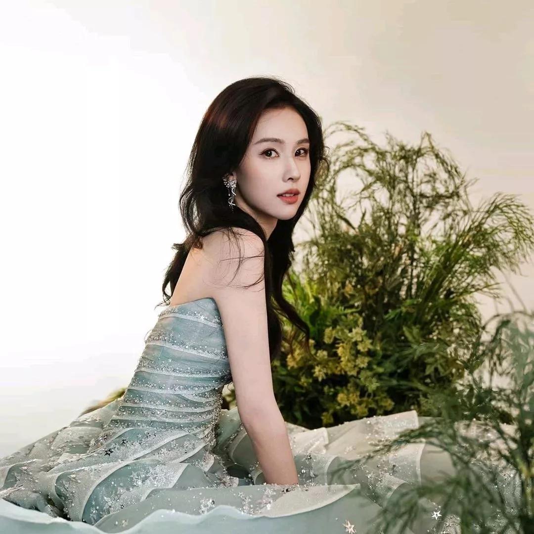 梦幻仙境中的仙女，优雅迷人！梦幻森林仙女 美的像仙子 人间仙女风景 缭绕仙女图 