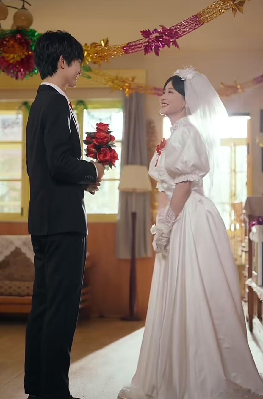 家里家外又来赚我的眼泪了晓艳表面咋咋呼呼，内心却那么细腻柔软，海清懂她，就是最好