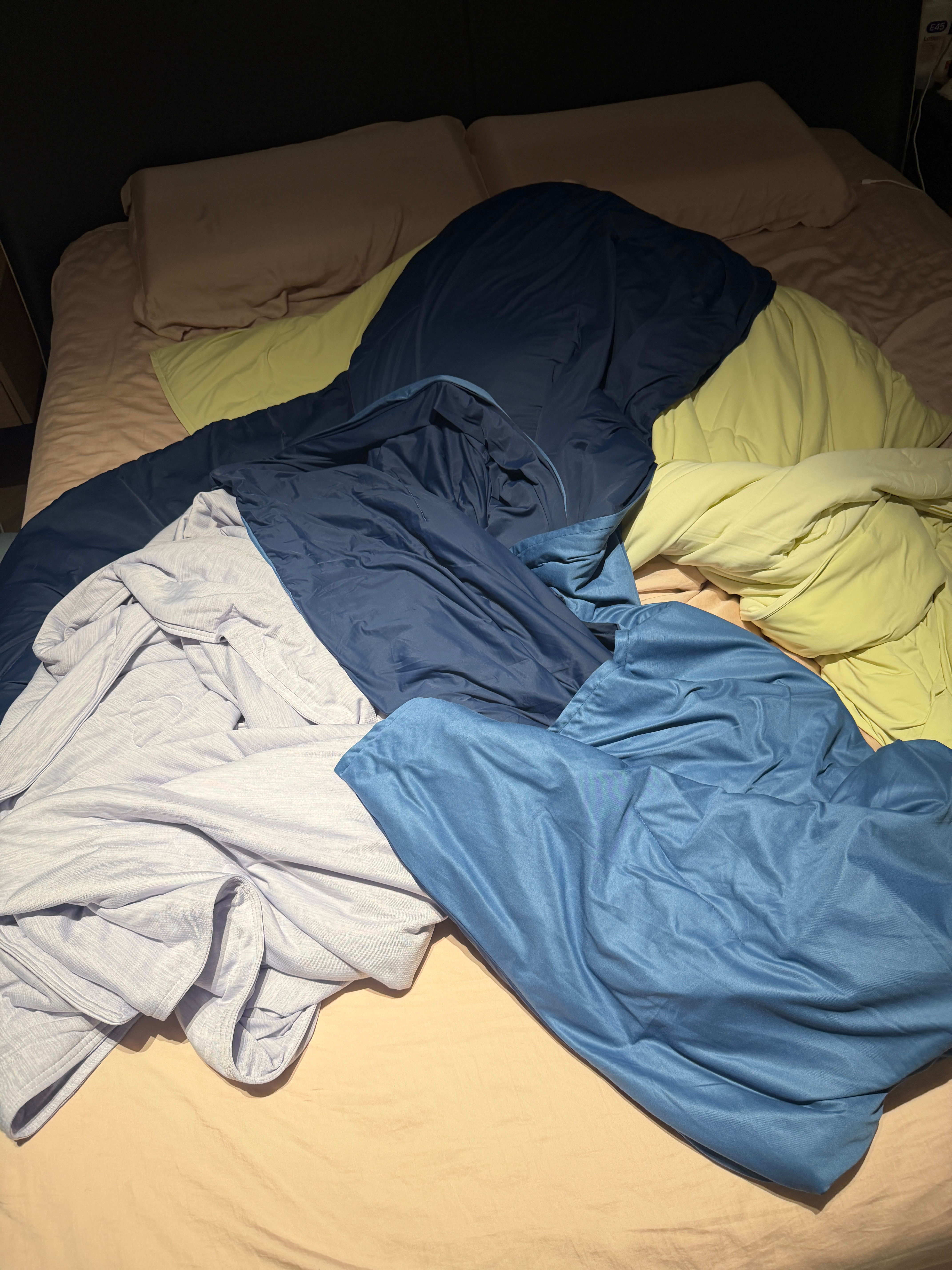 上次谁跟我说想买夏凉被来着我把市面上火的都弄来了有一个竟然比最火的亚朵卖的还要贵