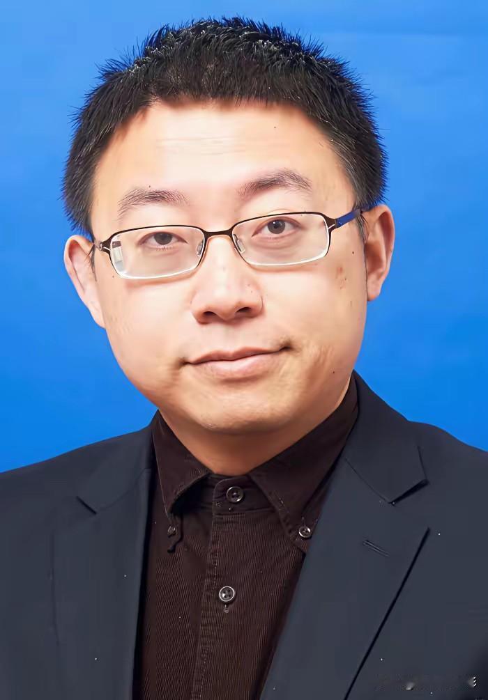 面对美台勾连不断升级，美军特战人员进驻岛内、大批量进攻性武器持续交付，复旦大学教
