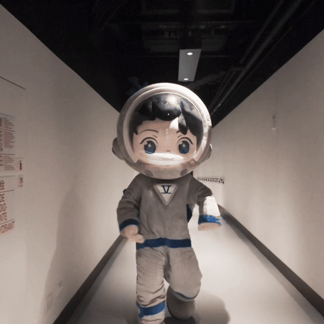 才发现斗斗还跳了刀马这么潮流的嘛（其实天天不写作业刷手机了吧） 