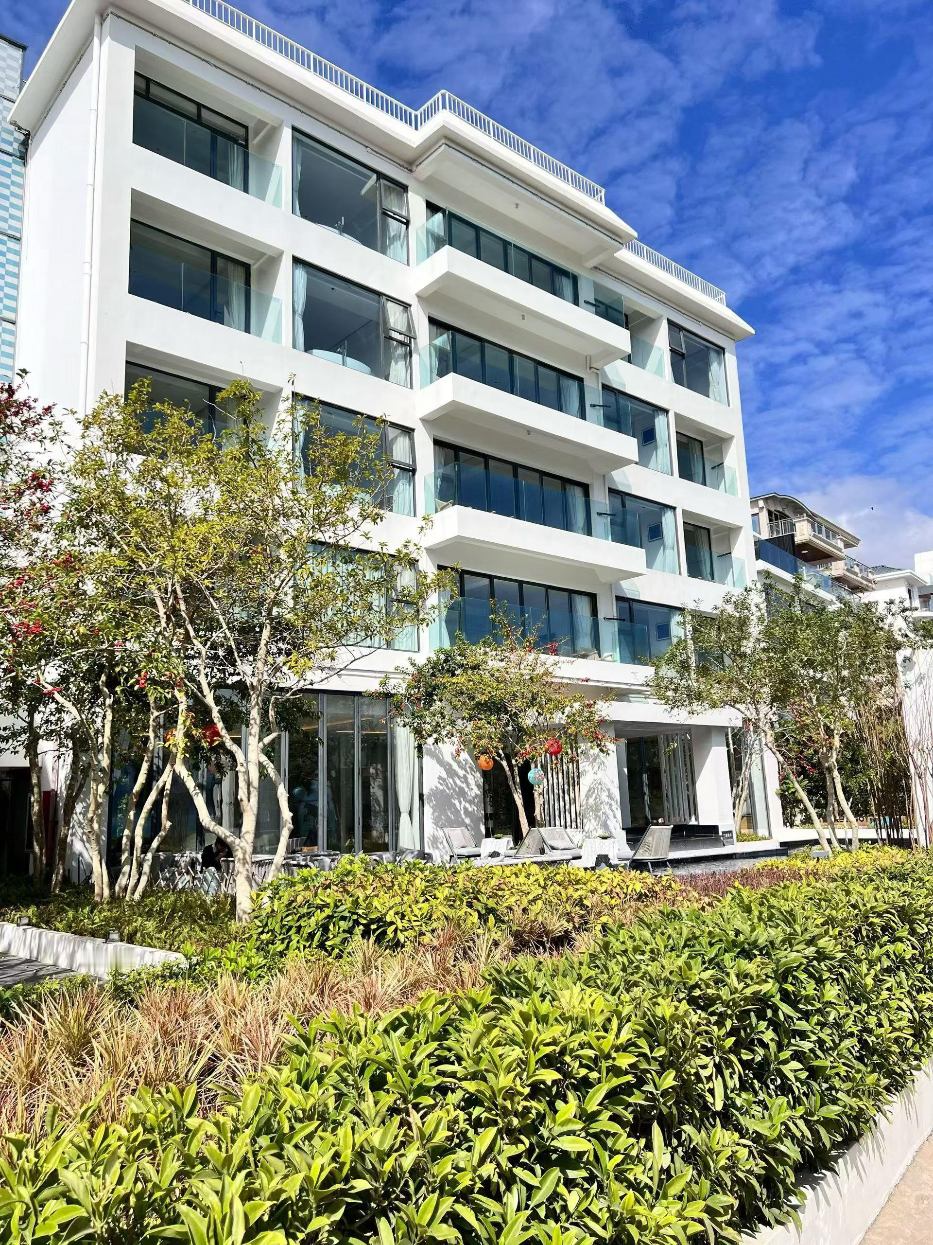 所有靠近你的人，只有一个目的：拿点东西走比如：能量、金钱、情绪价值、灵感等。只不