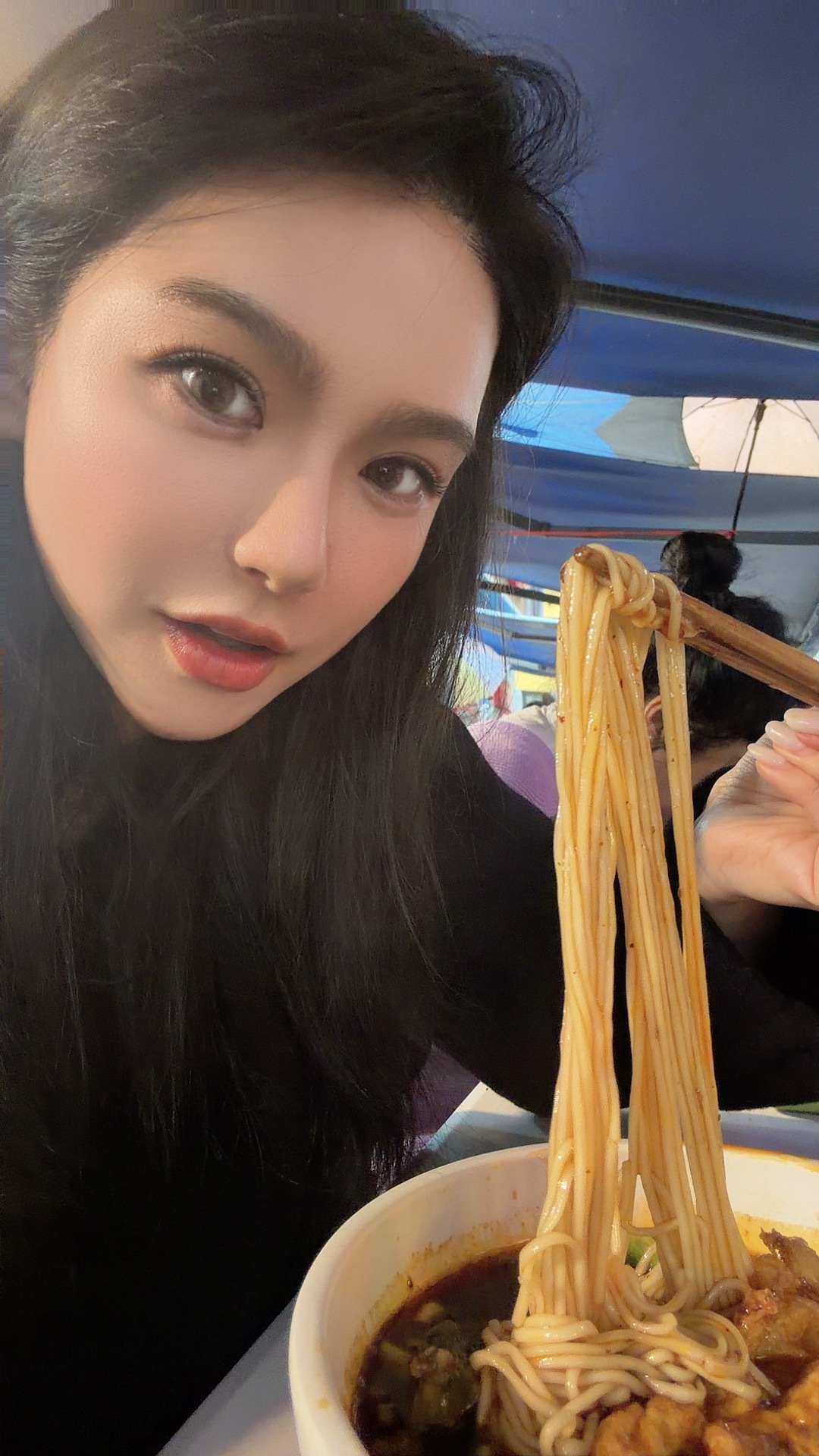 拍完重庆的早高峰智驾🚗我来整口早饭吧-重庆小面🍜不是……重庆的朋友……你们早