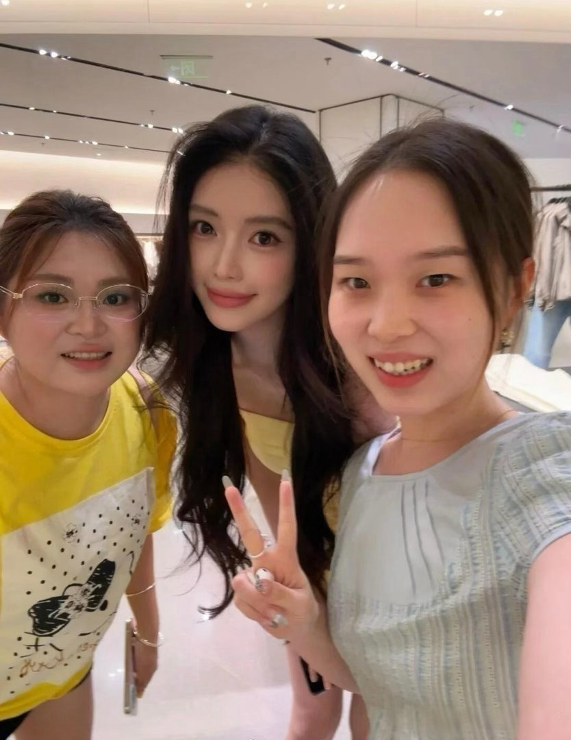 网红现实中的脸 能火果然是有原因的 ​​​
