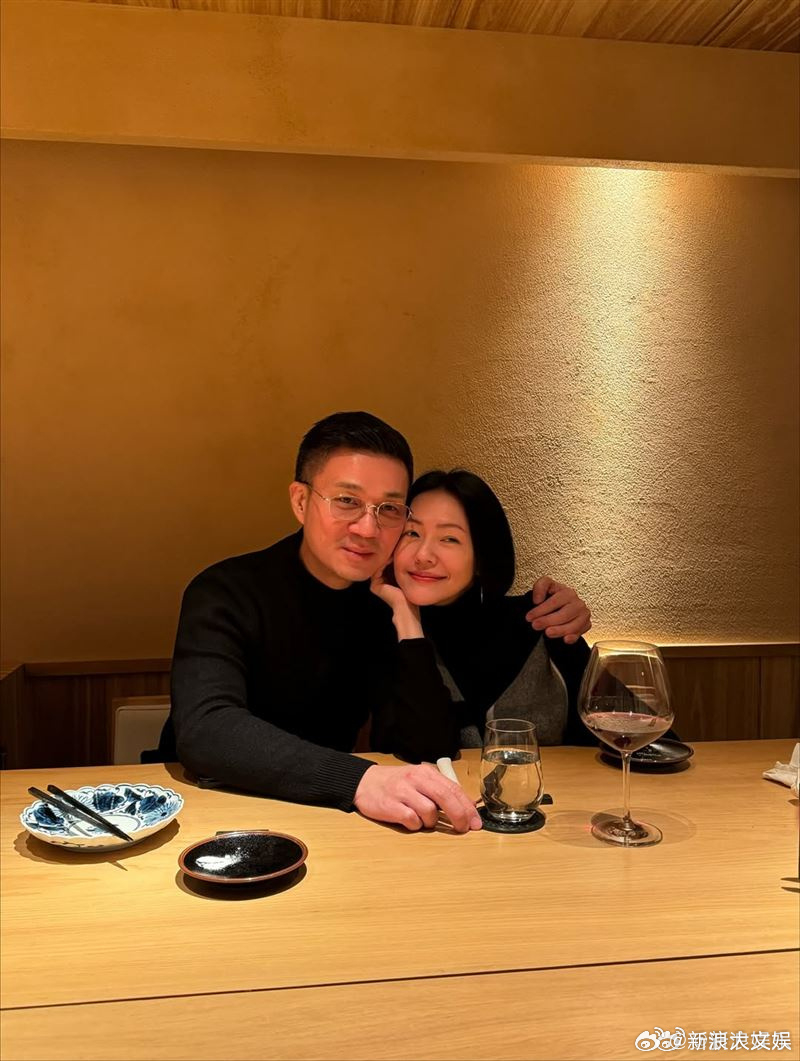 许雅钧回应私联大S粉丝许雅钧 外界的纷扰与毁谤我并不在意 刚刚，许雅钧通过小S经