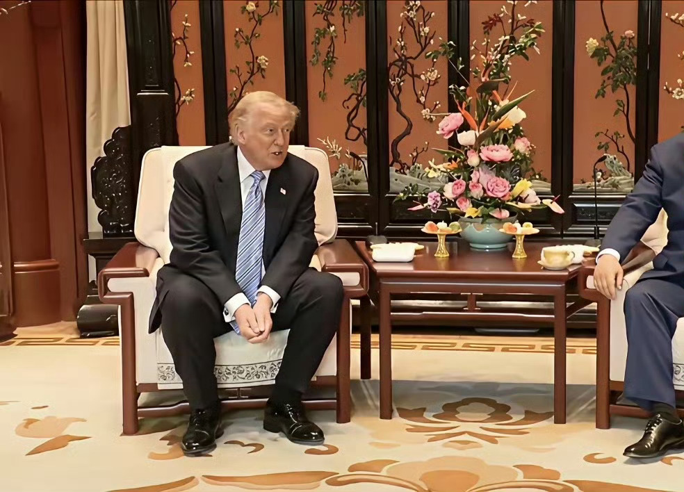 特朗普结束访华懂王浩浩荡荡远涉重洋，这就结束了，访华结果呢？ 