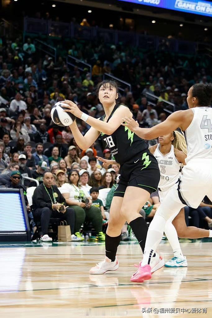 北京时间8月31日上午，WNBA常规赛中，达拉斯飞翼队主场以 97比71 大胜康