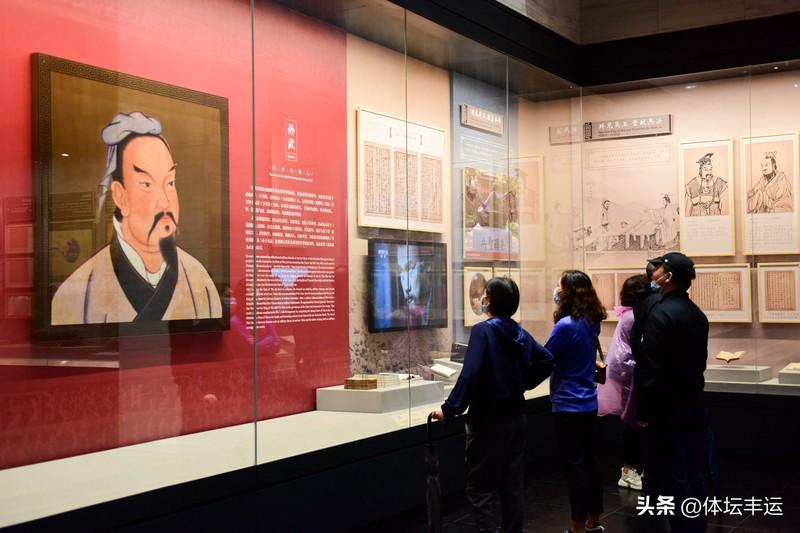 孙子兵法强调“知己知彼，百战不殆”，就是得清楚自己和对手的情况，才能在竞争中获胜