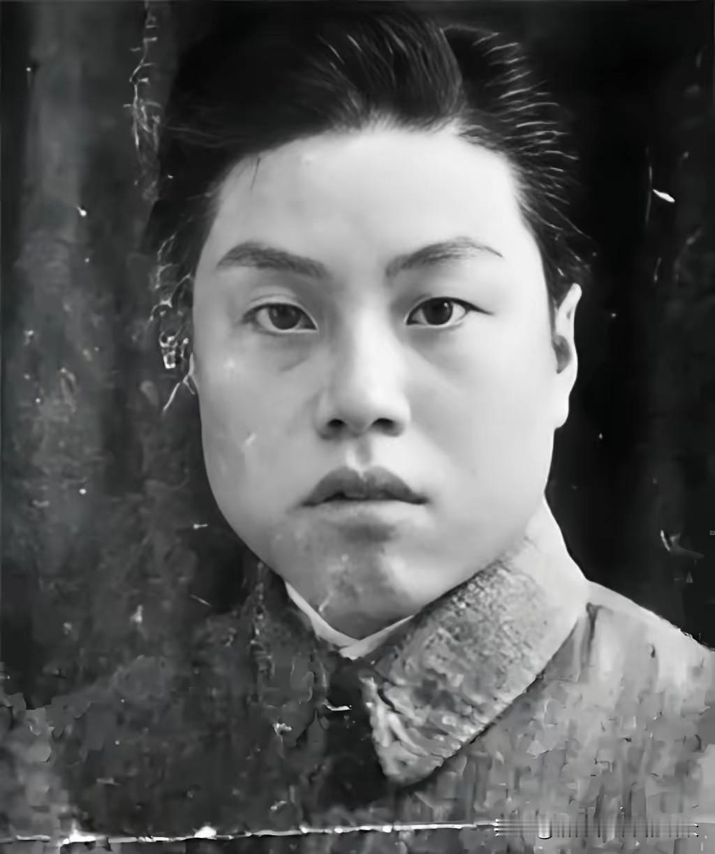 致敬隐蔽战线的忠魂。
​​另一个副官是吴石将军的福州同乡王正均，不是陈宝仓中将。